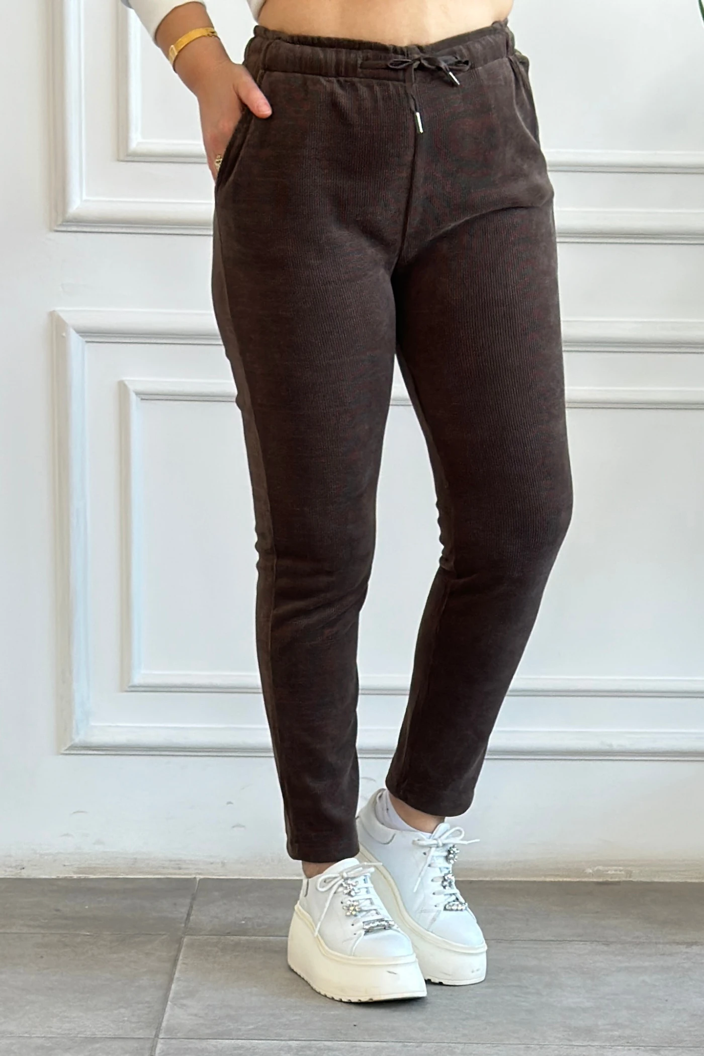 Beli Lastikli Kadife Dar paça Pantolon