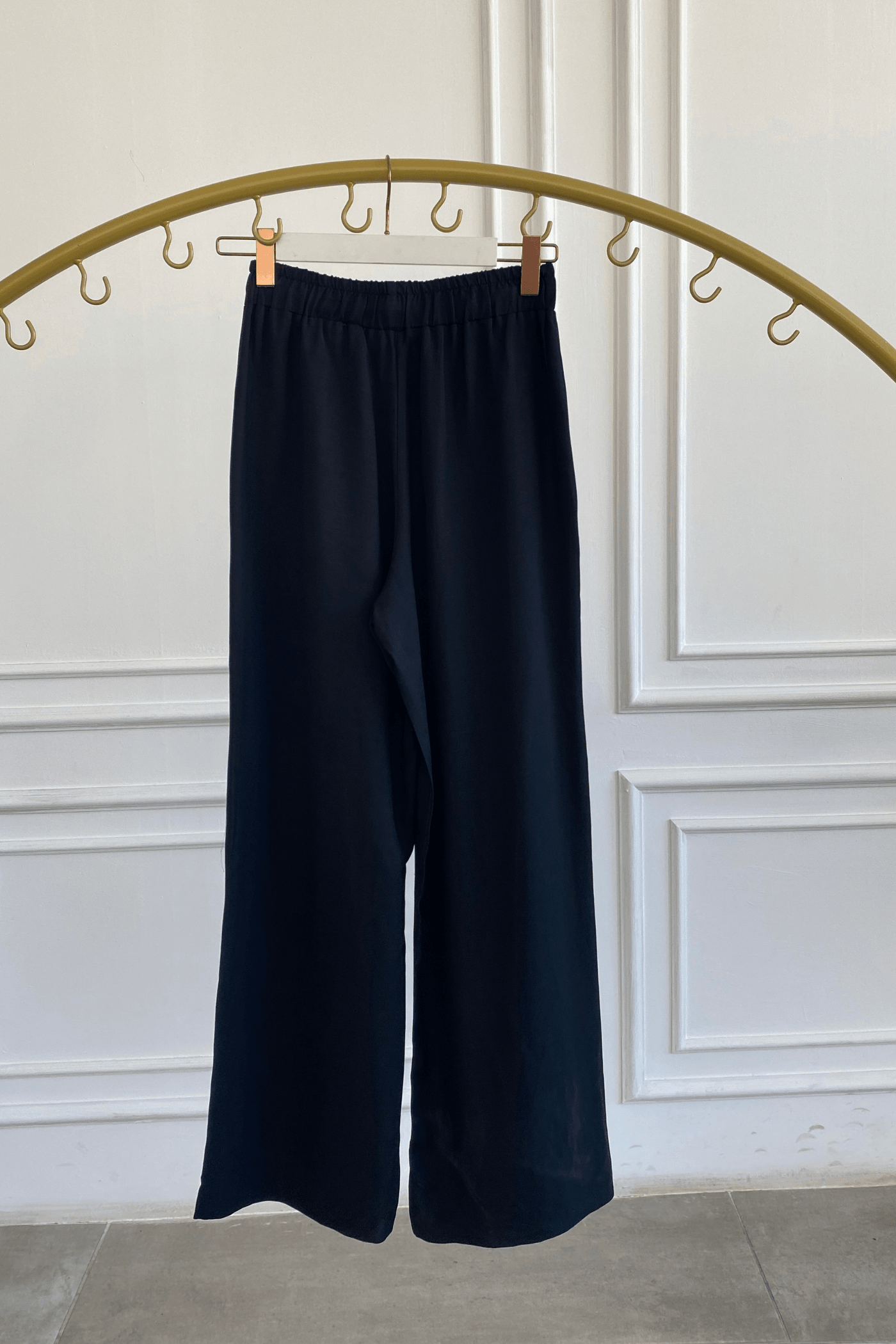 Beli Lastikli Cepleri Fermuar Detaylı Bol Paça Pantolon