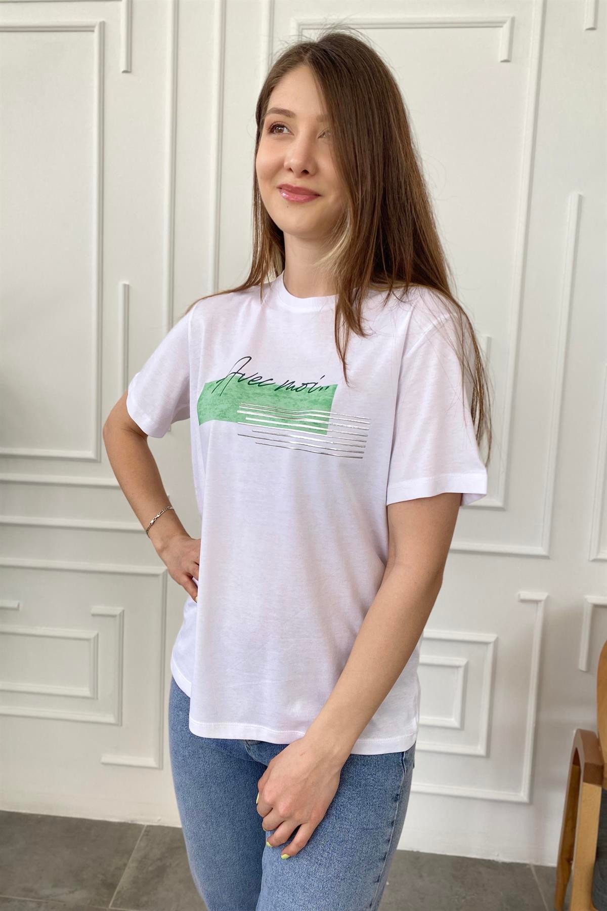 Önü Yazı Baskılı T-Shirt