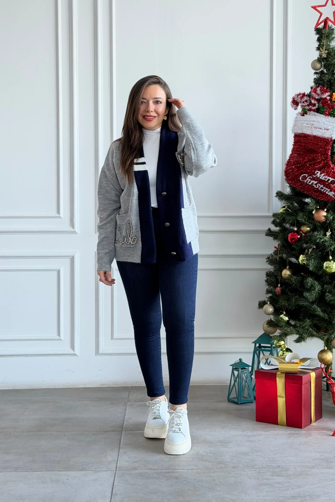 Arma Taş Ve Boncuk İşlemeli V Yaka Hırka 