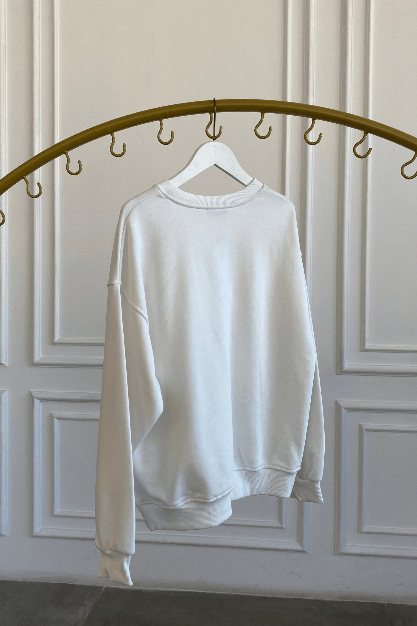 Önü Çiçek Nakış İşlemeli Boncuk Detaylı Sweat 