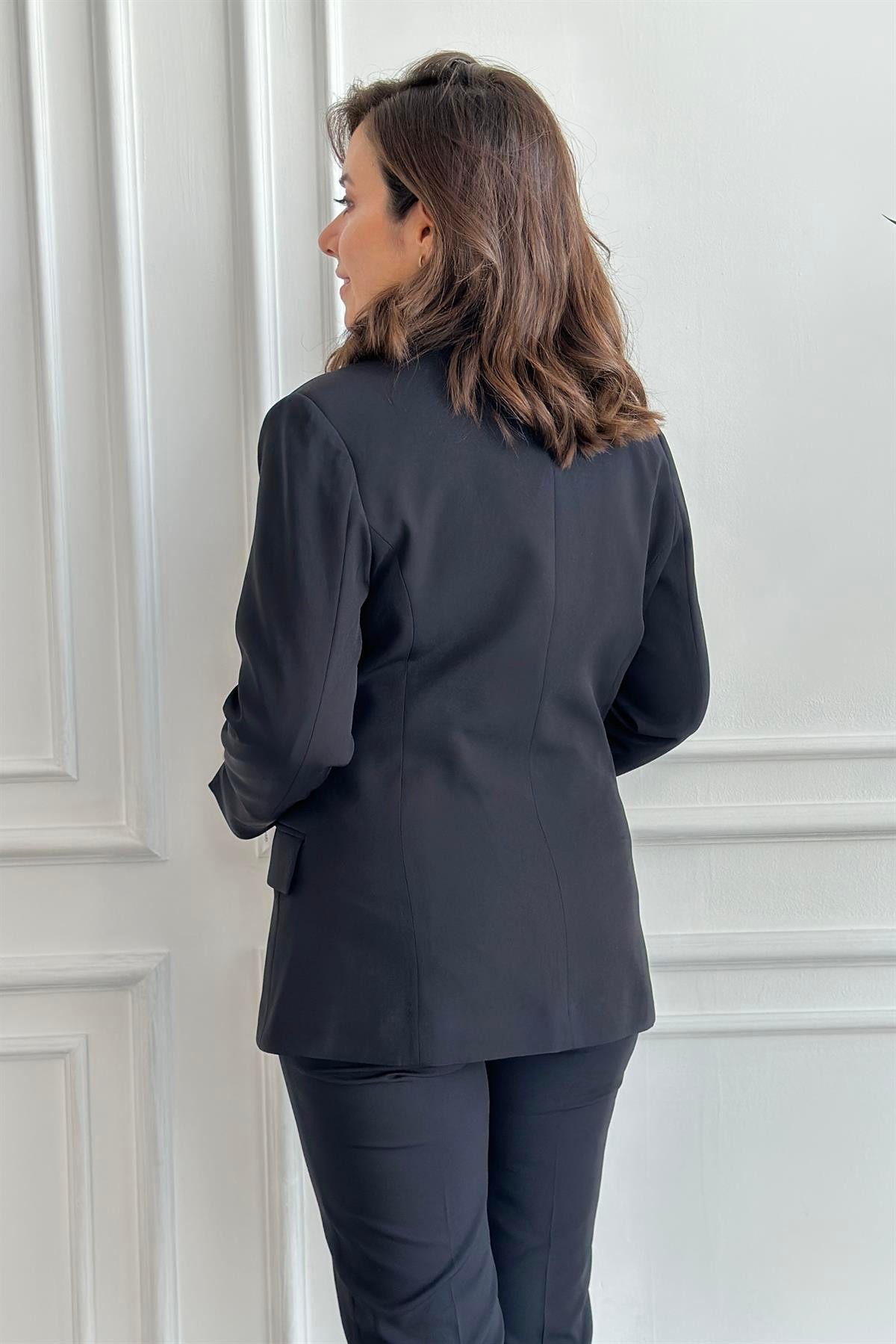 Üç Taşlı Halka Detaylı Çıtçıtlı Blazer Ceket