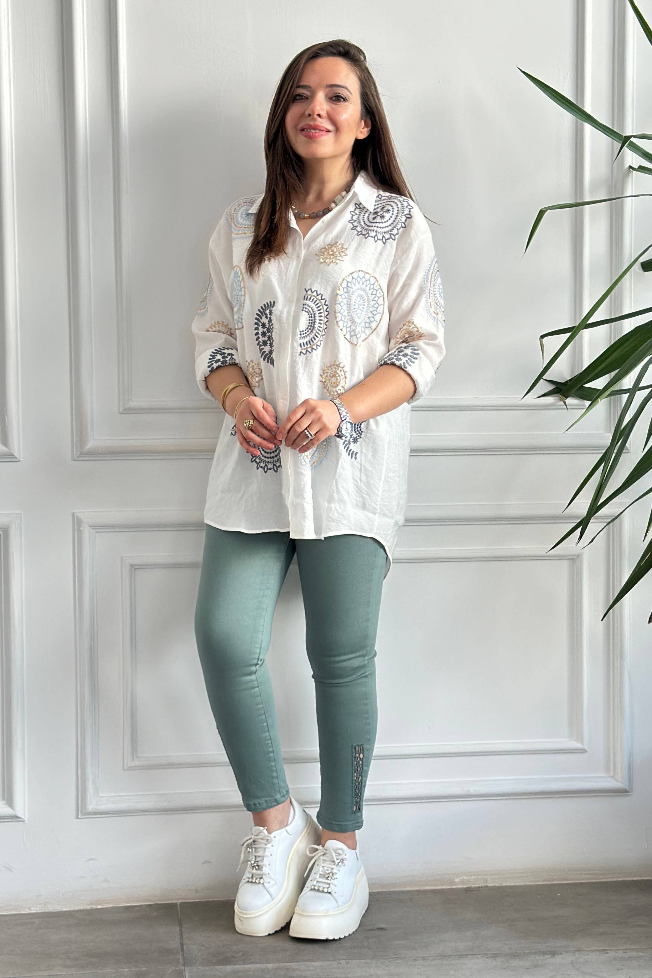 Mandala Nakış Pul Detaylı Aerobin Gömlek