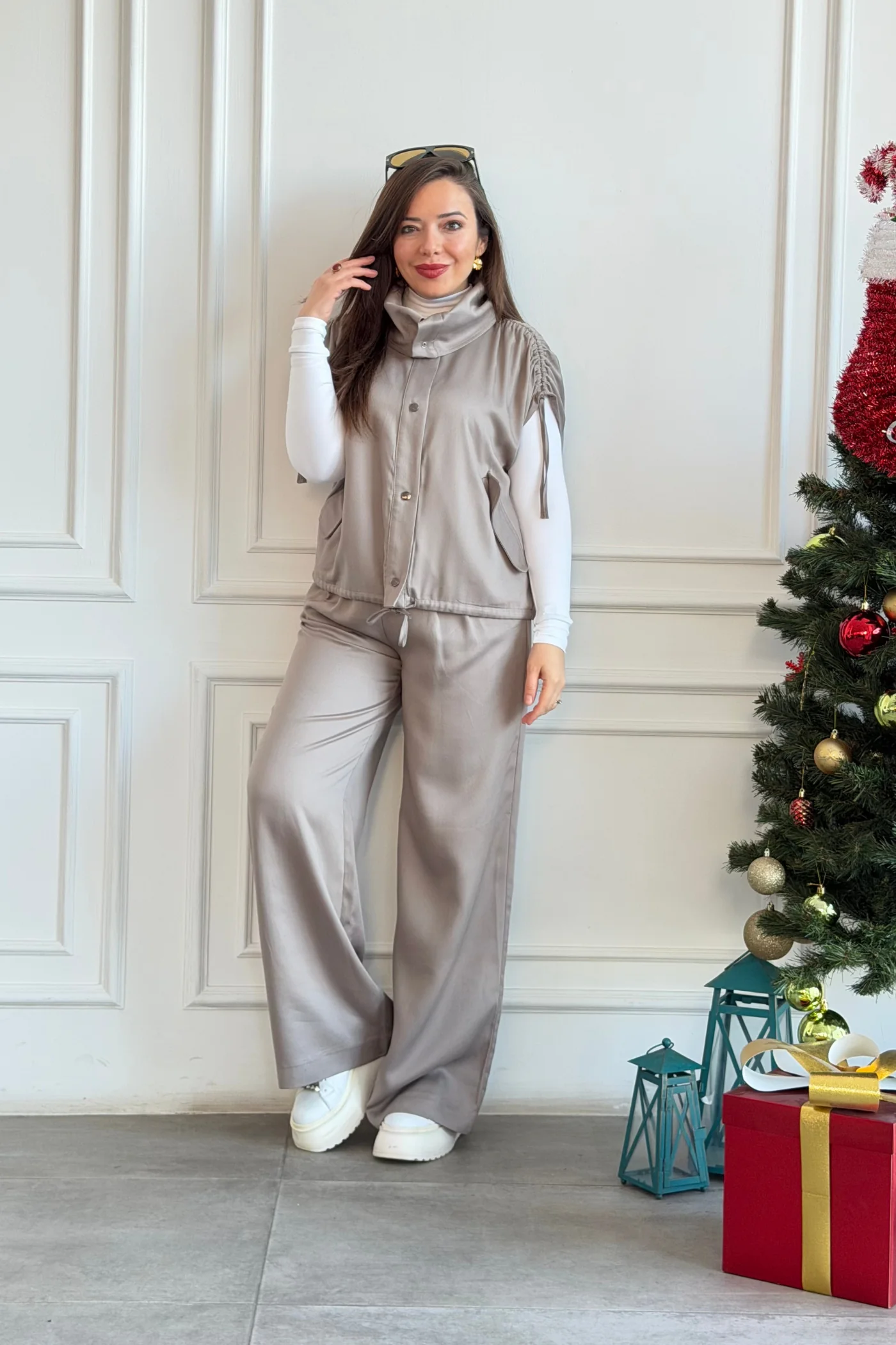 Yeleği Çıtçıtlı Kolları Büzme Detaylı Pantolonlu Tensel Takım