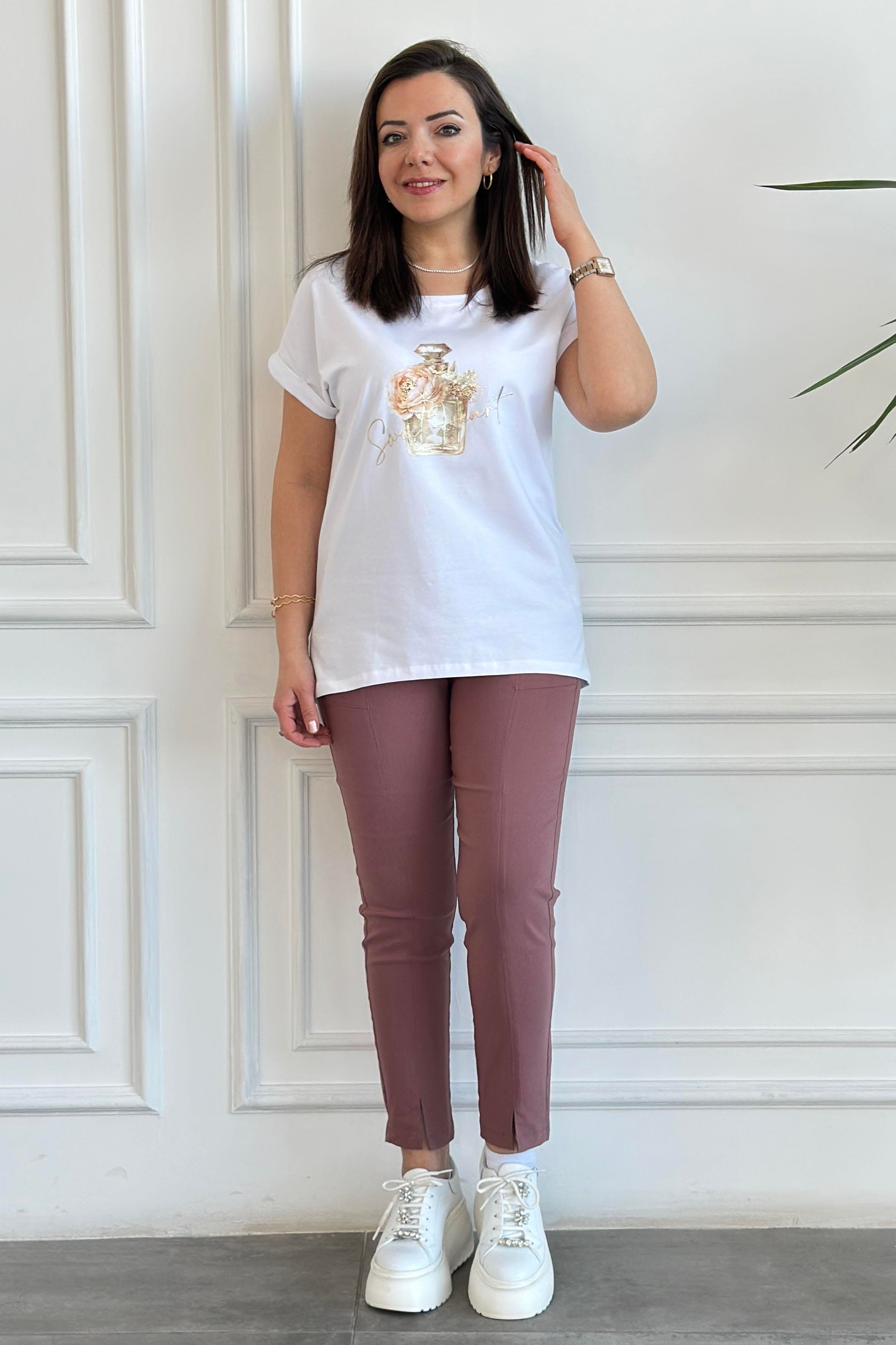 Bisiklet Yaka Önü Çiçek Ve Yazı Baskılı T-Shirt