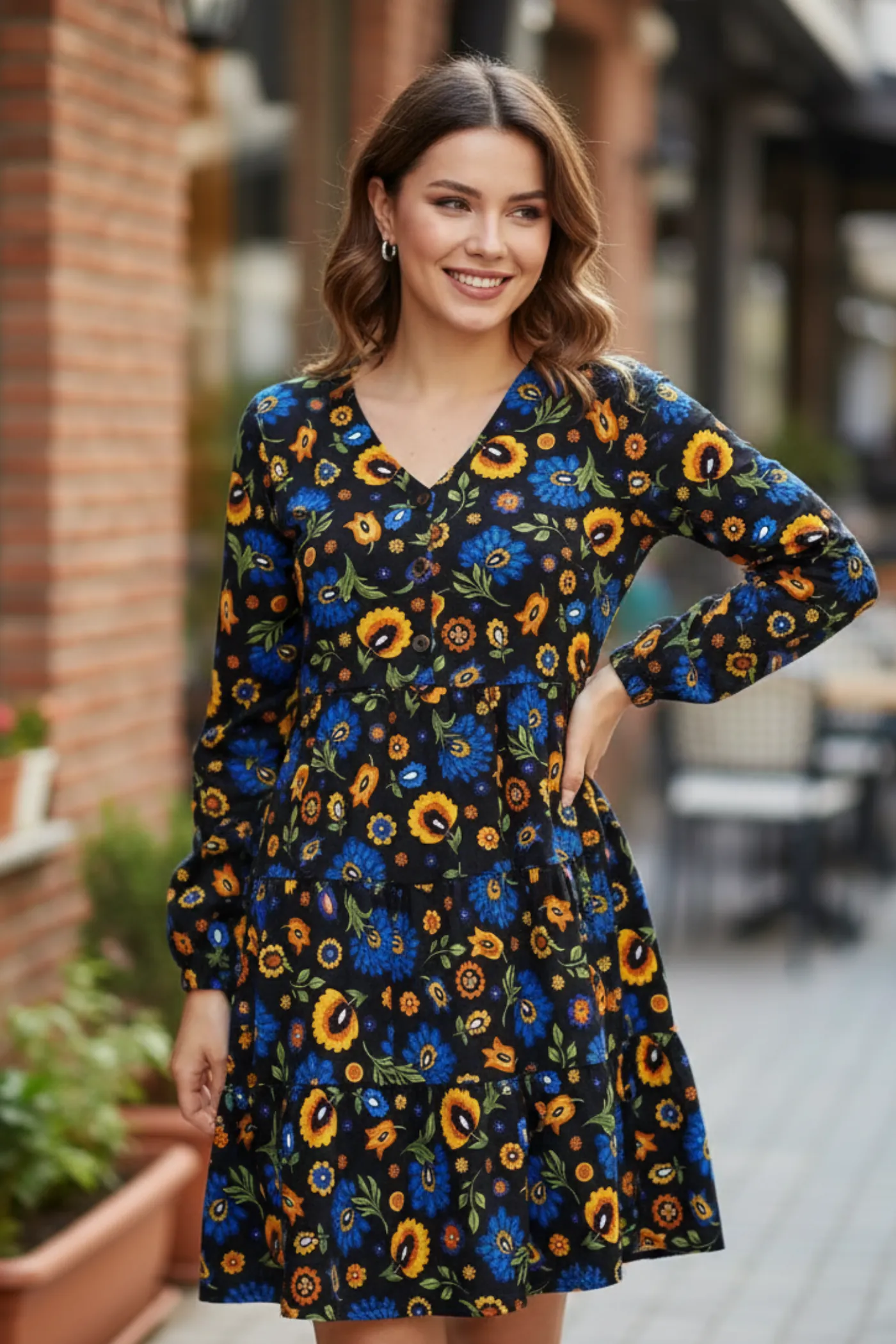 V Yaka Fırfırlı Pazen Elbise