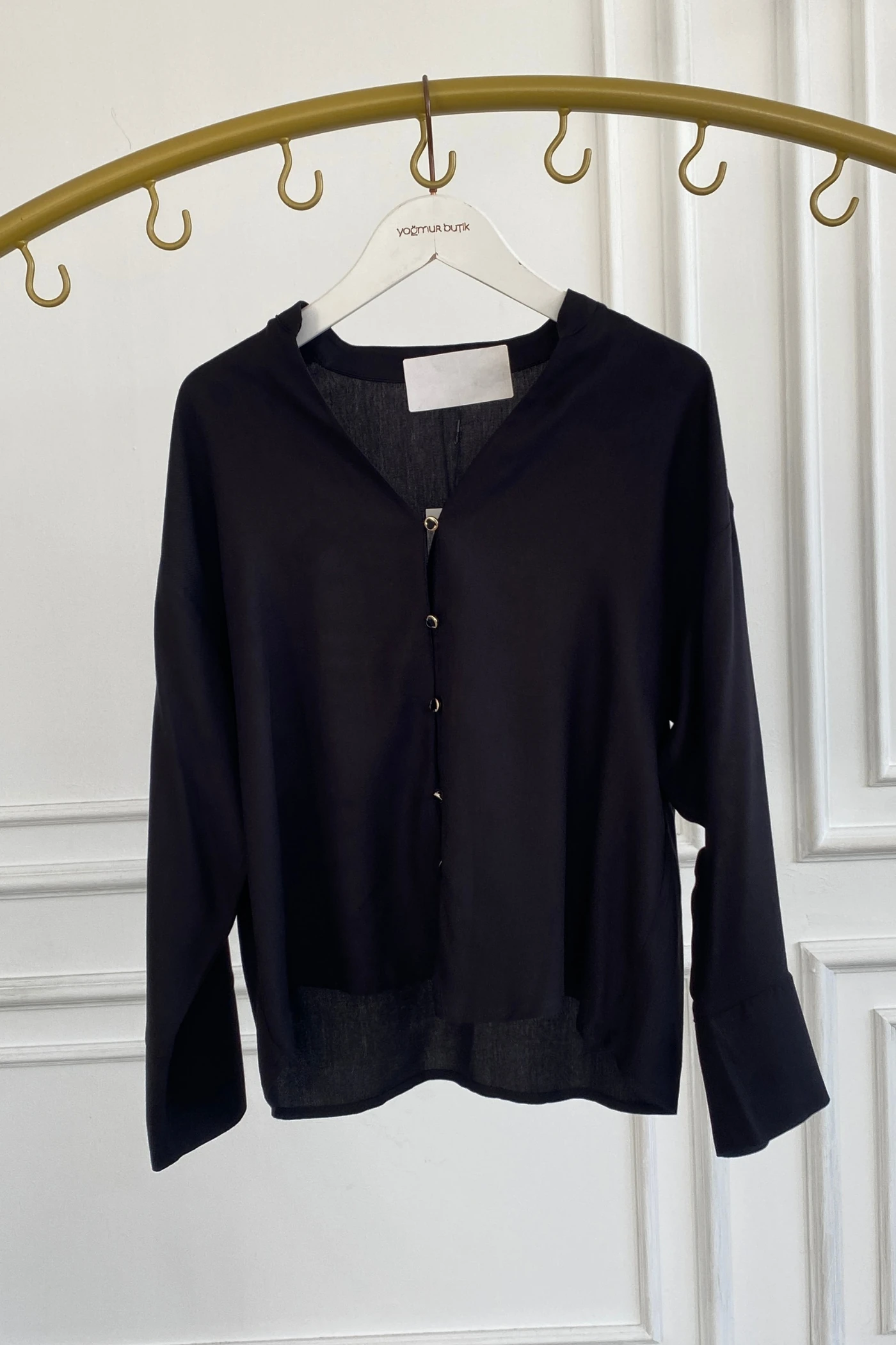 Hakim Yaka Kalp Düğme Detaylı Bluz