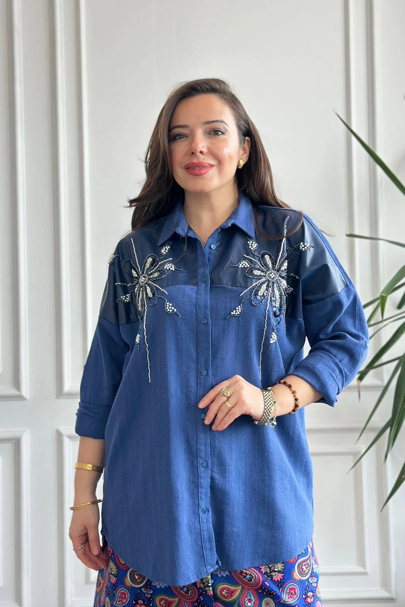 Pul Ve Boncuk İşlemeli Deri Detaylı Gömlek - LACIVERT
