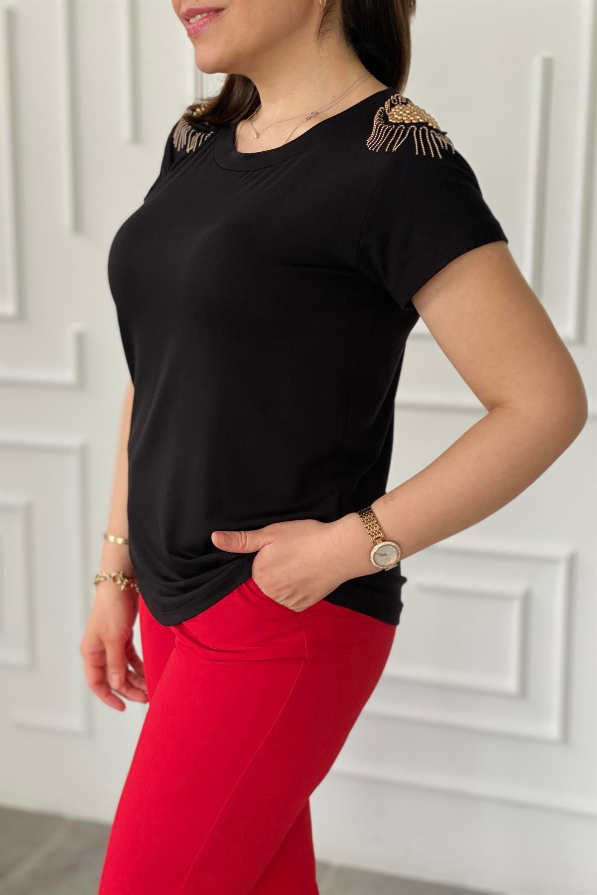 Apolet Detaylı T-Shirt