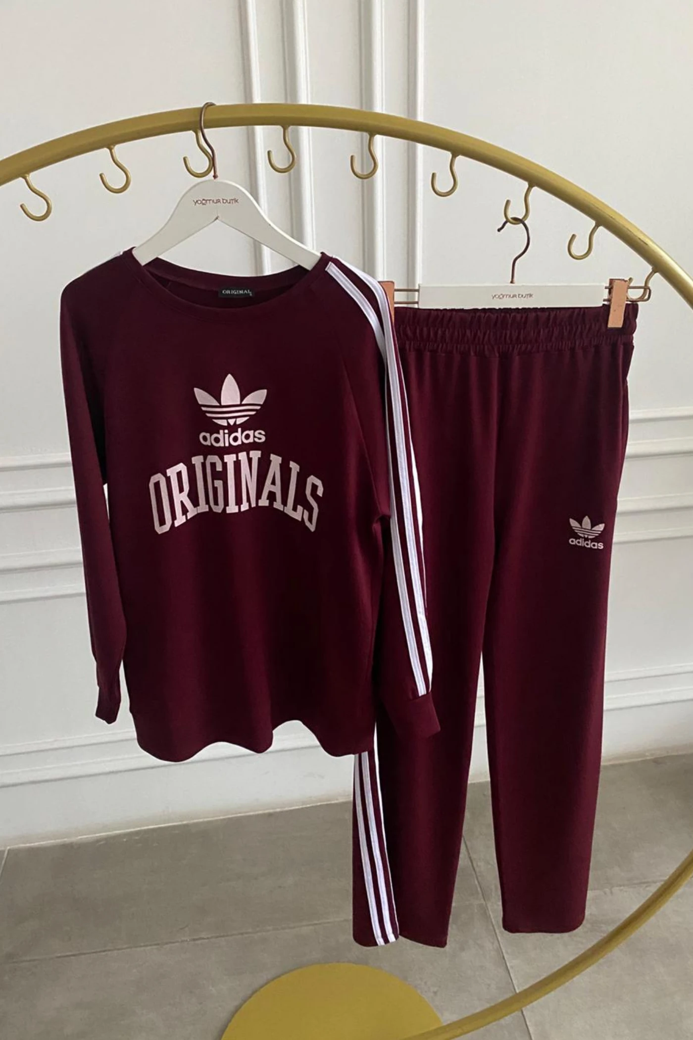 Önü Yazı Baskılı Kolları Şerit Detaylı Eşofman Takımı - BORDO