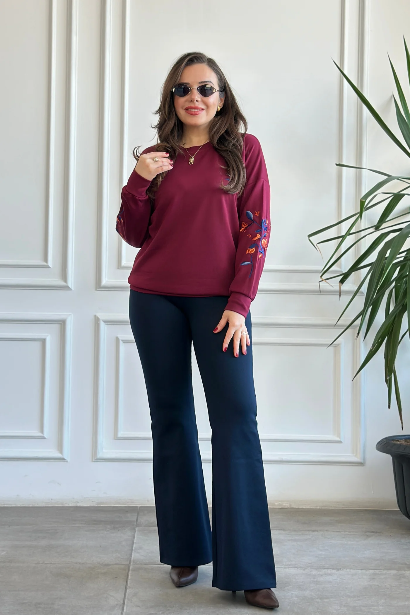 Önü Ve Kolları Nakış İşlemeli Sweat 