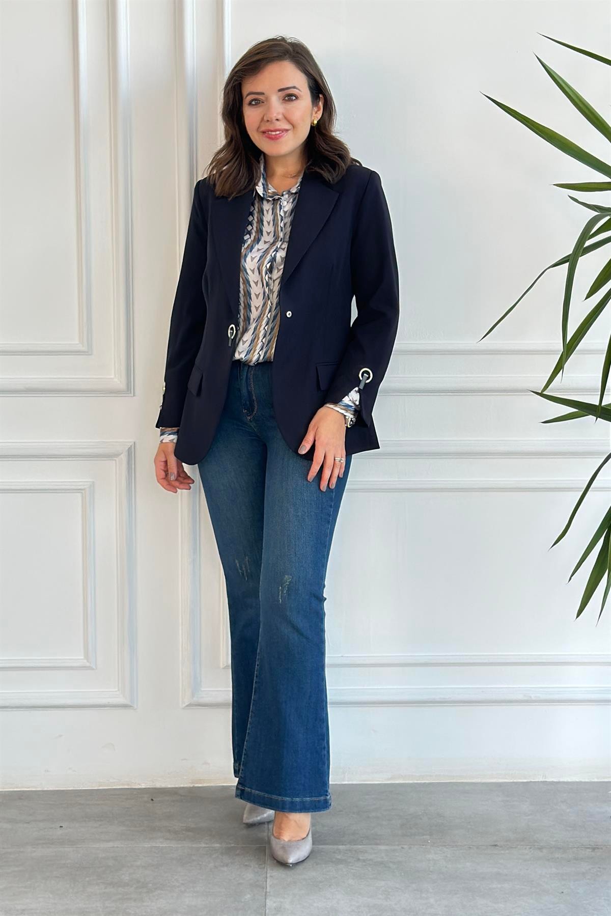 Üç Taşlı Halka Detaylı Çıtçıtlı Blazer Ceket