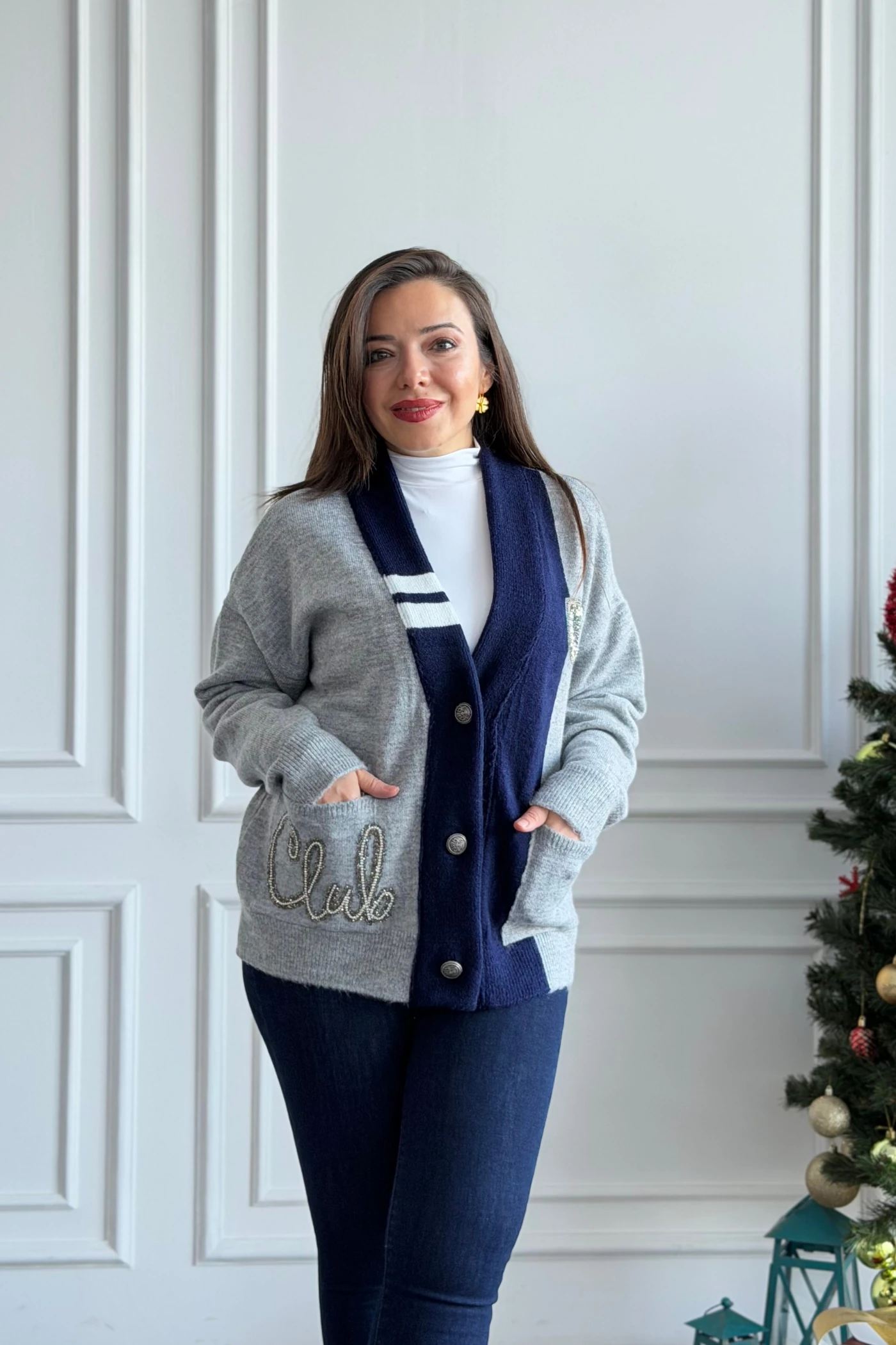 Arma Taş Ve Boncuk İşlemeli V Yaka Hırka 