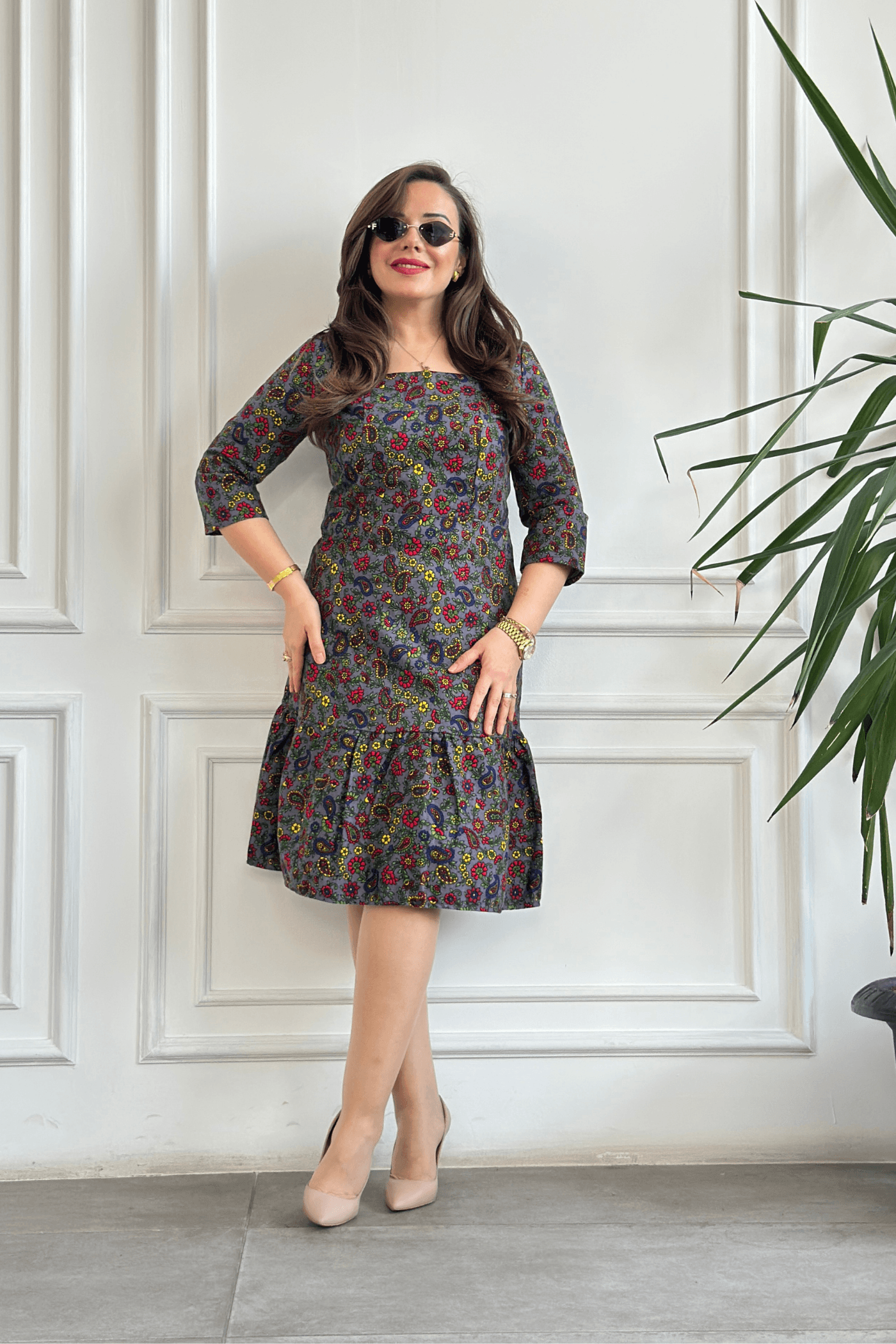 Etek Ucu Fırfırlı Kare Yaka Pazen Elbise - ANTRASIT