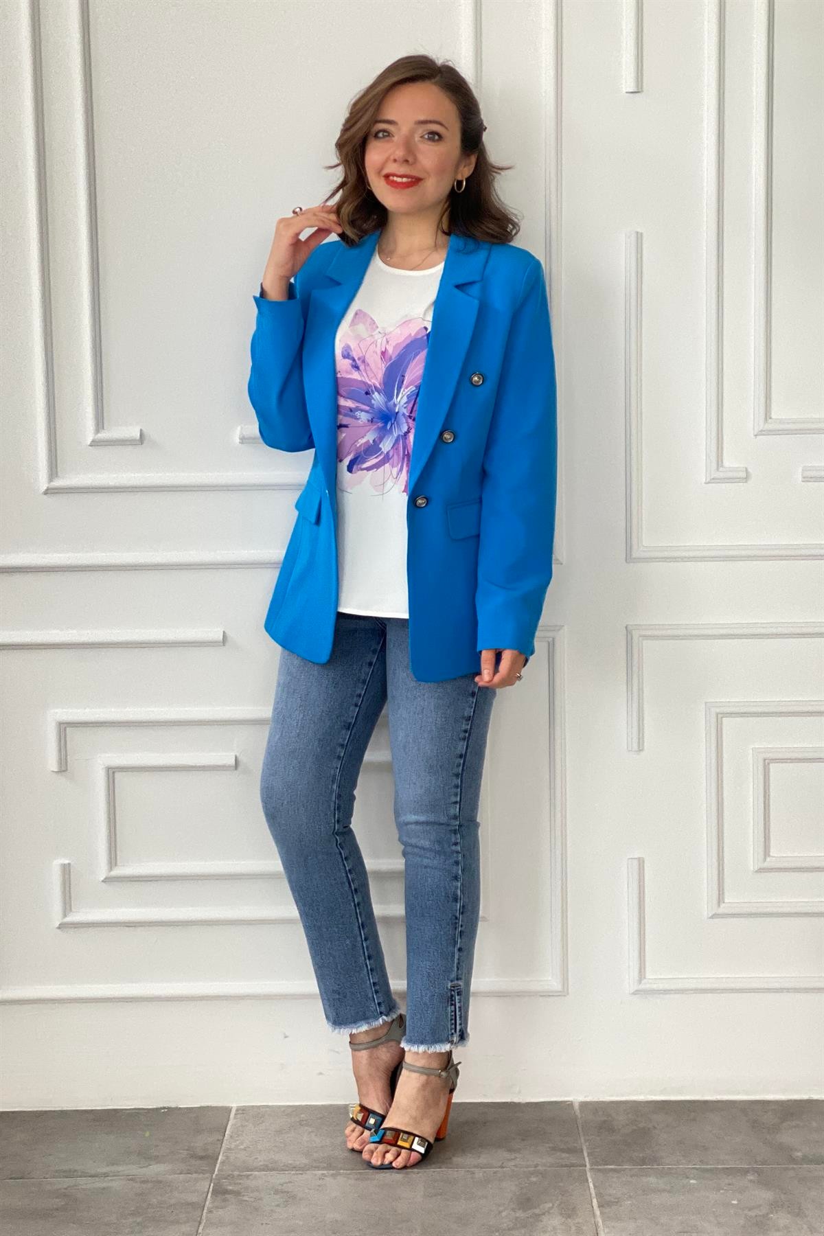Altı Süs Düğmeli Düz Kol Blazer Ceket
