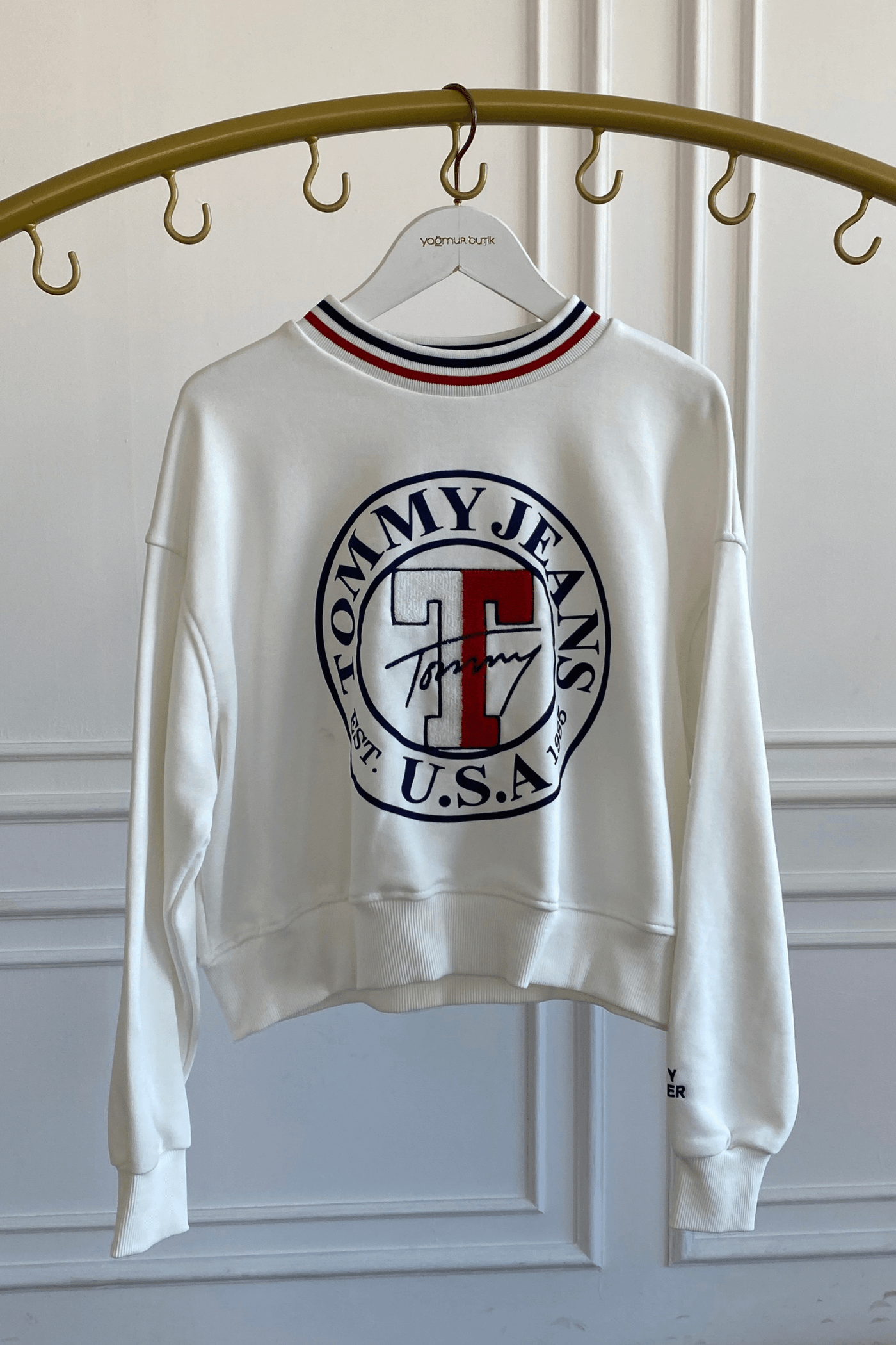 Yakası Ribana Detaylı Yazı Baskılı Sweat 