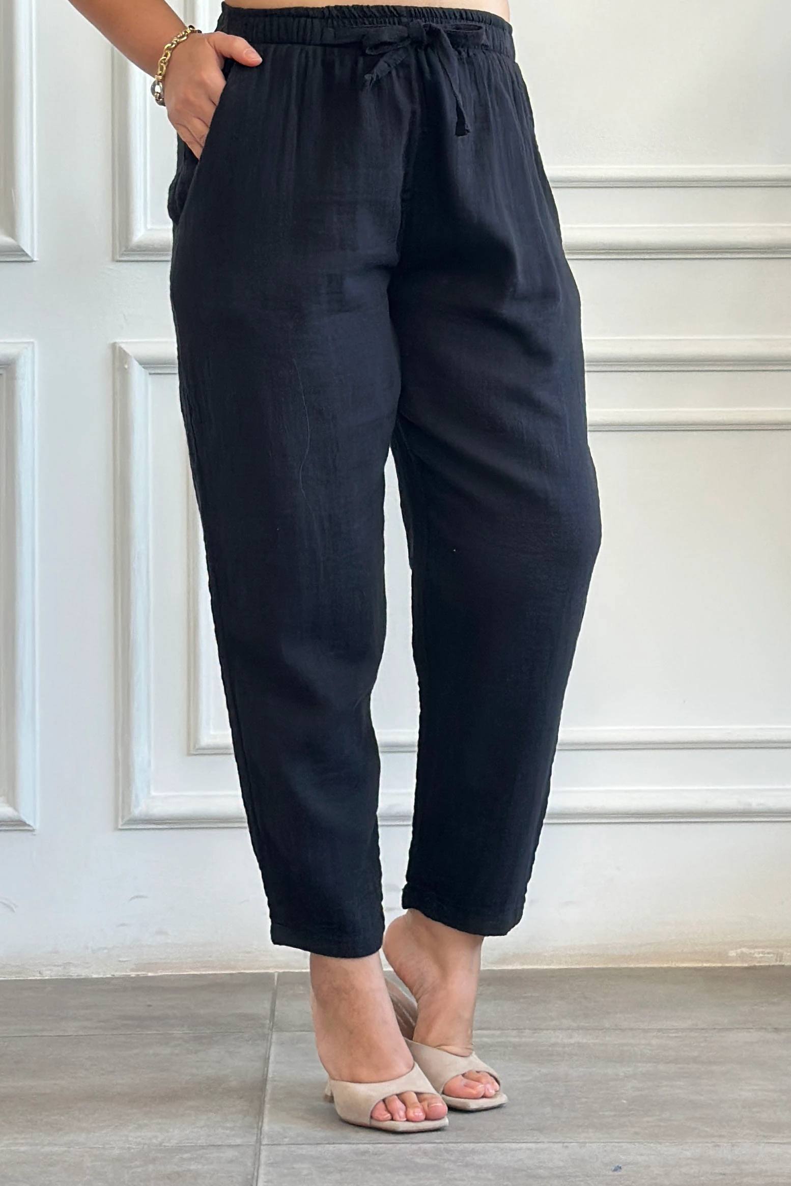 Havuç Paça Müslin Pantolon - SIYAH