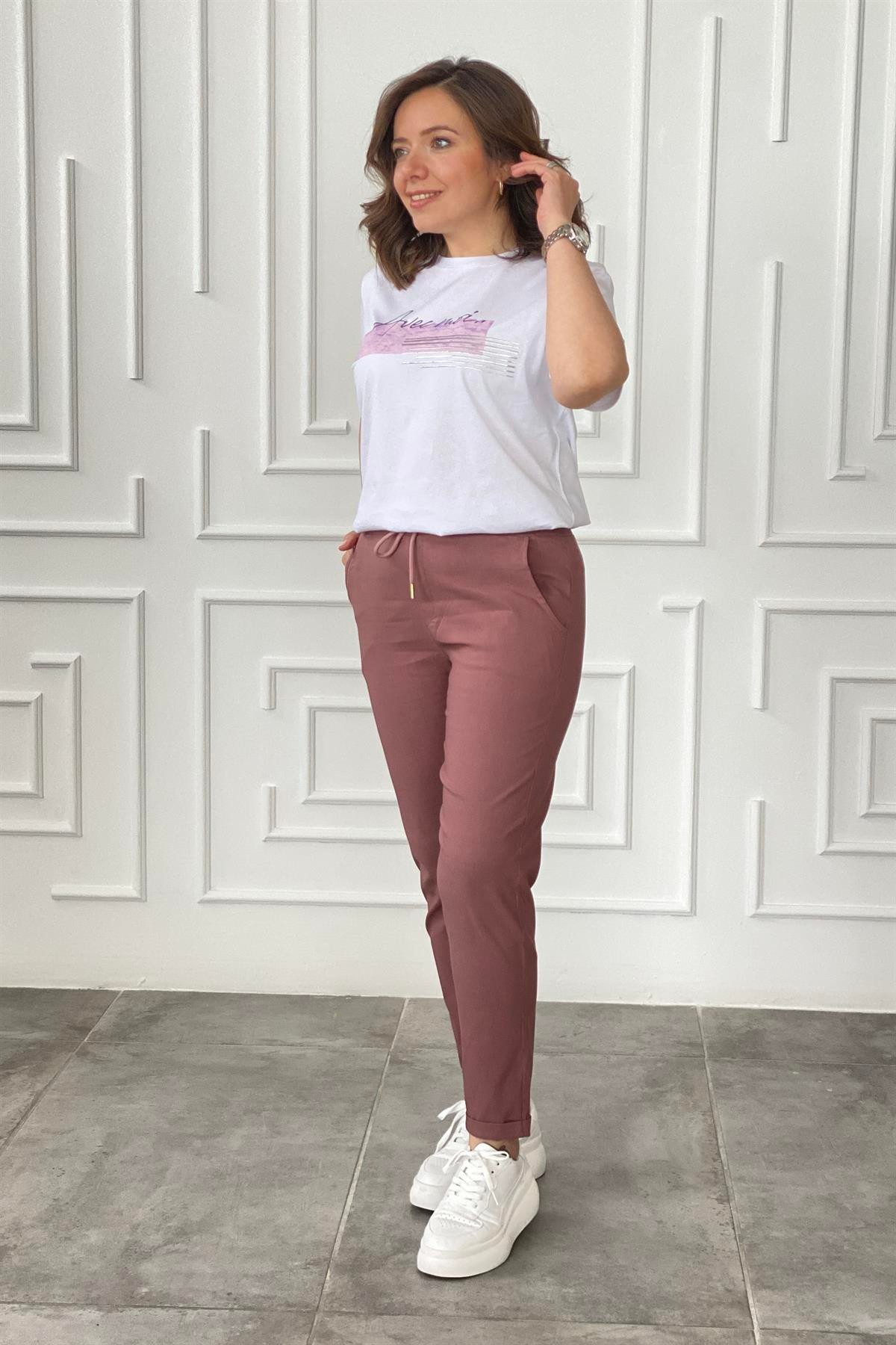 Önü Yazı Baskılı T-Shirt