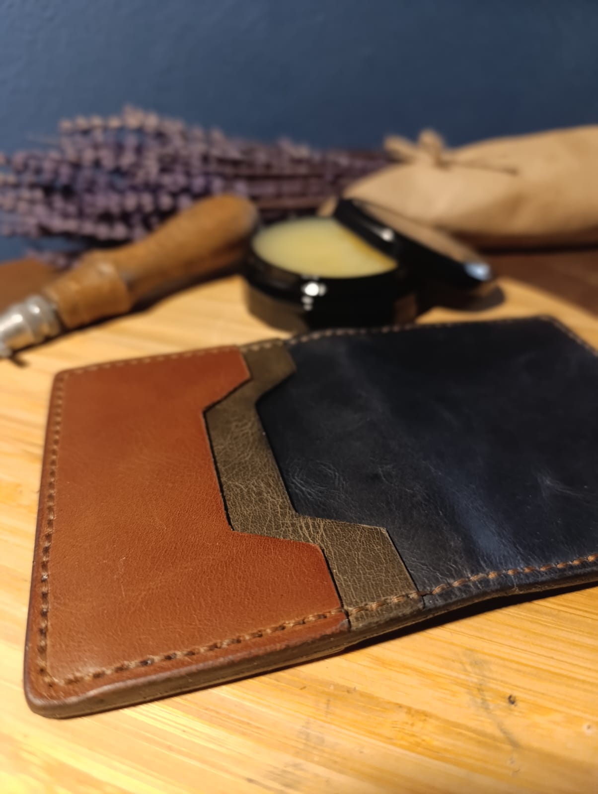 %100 Hakiki Deri Erkek Cüzdanı – Çok Gözlü Kartlık & Para Bölmeli – Highland Leather
