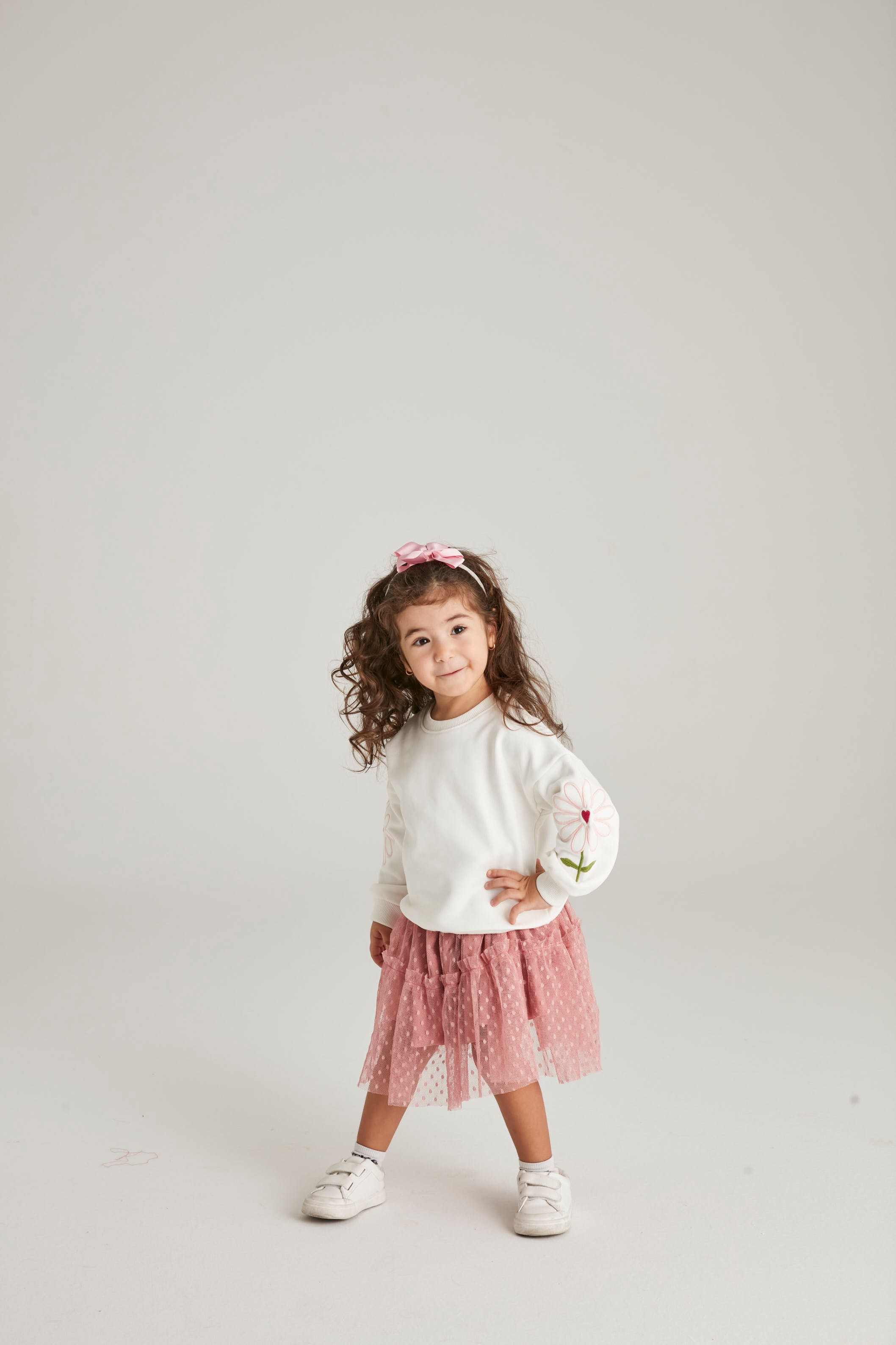Kız Çocuk Kolları Nakış Detaylı Sweatshirt  ve Tül Etek Takım