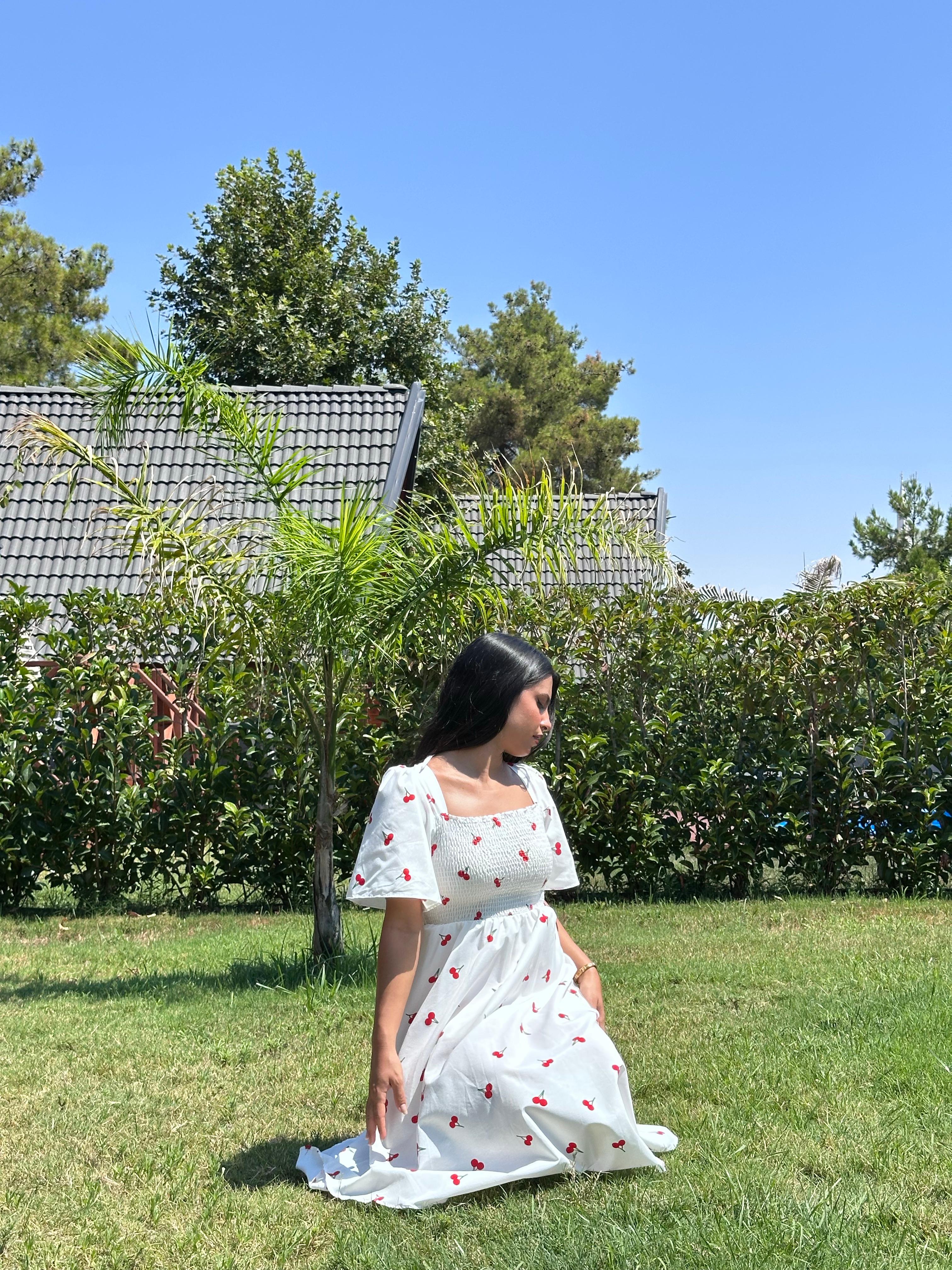 Beyaz 2101 Kirazlı Sundress Elbise