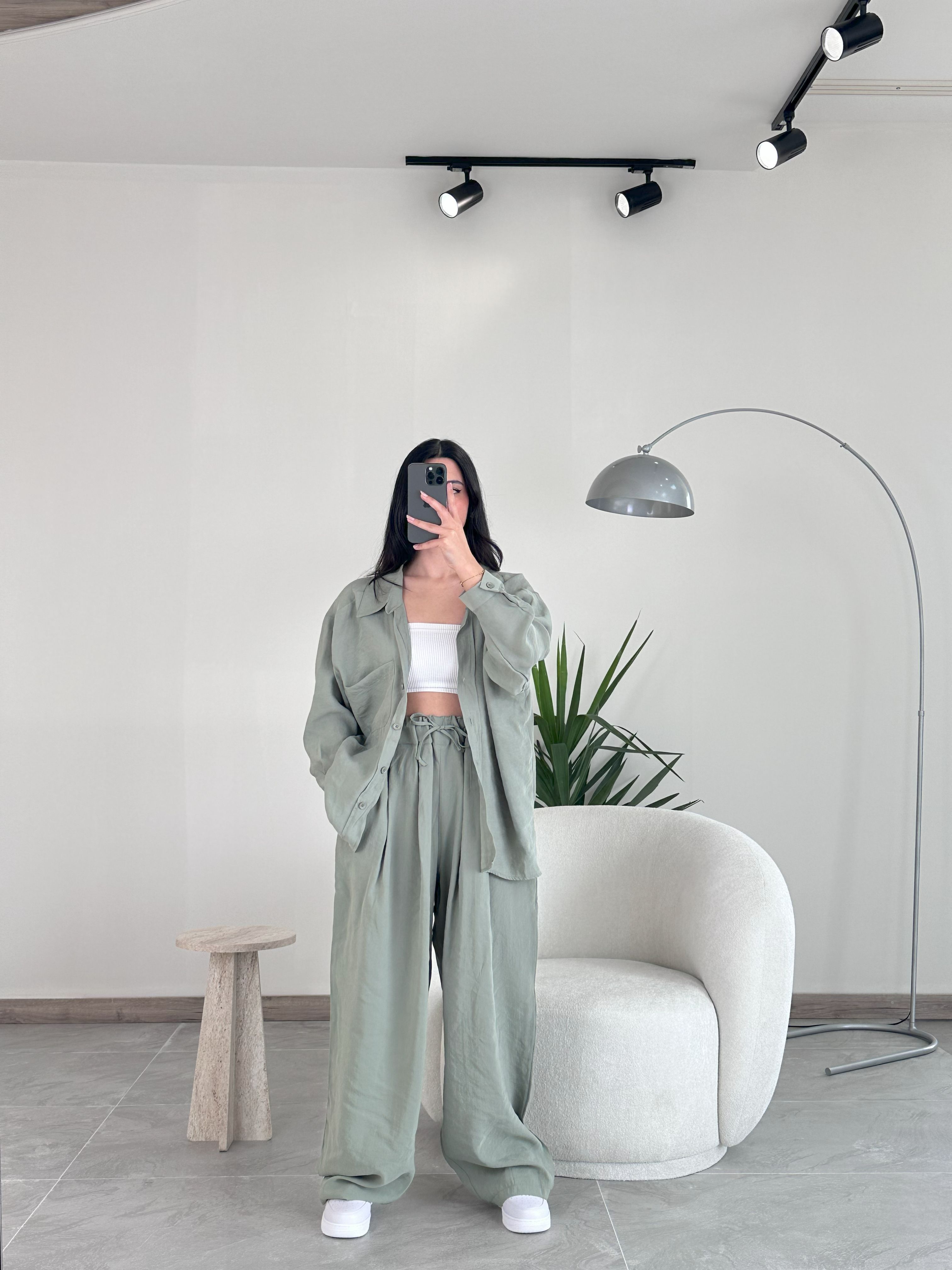 Yeşil Oversize Gömlek ve Lastikli Pantolon Takım 1020