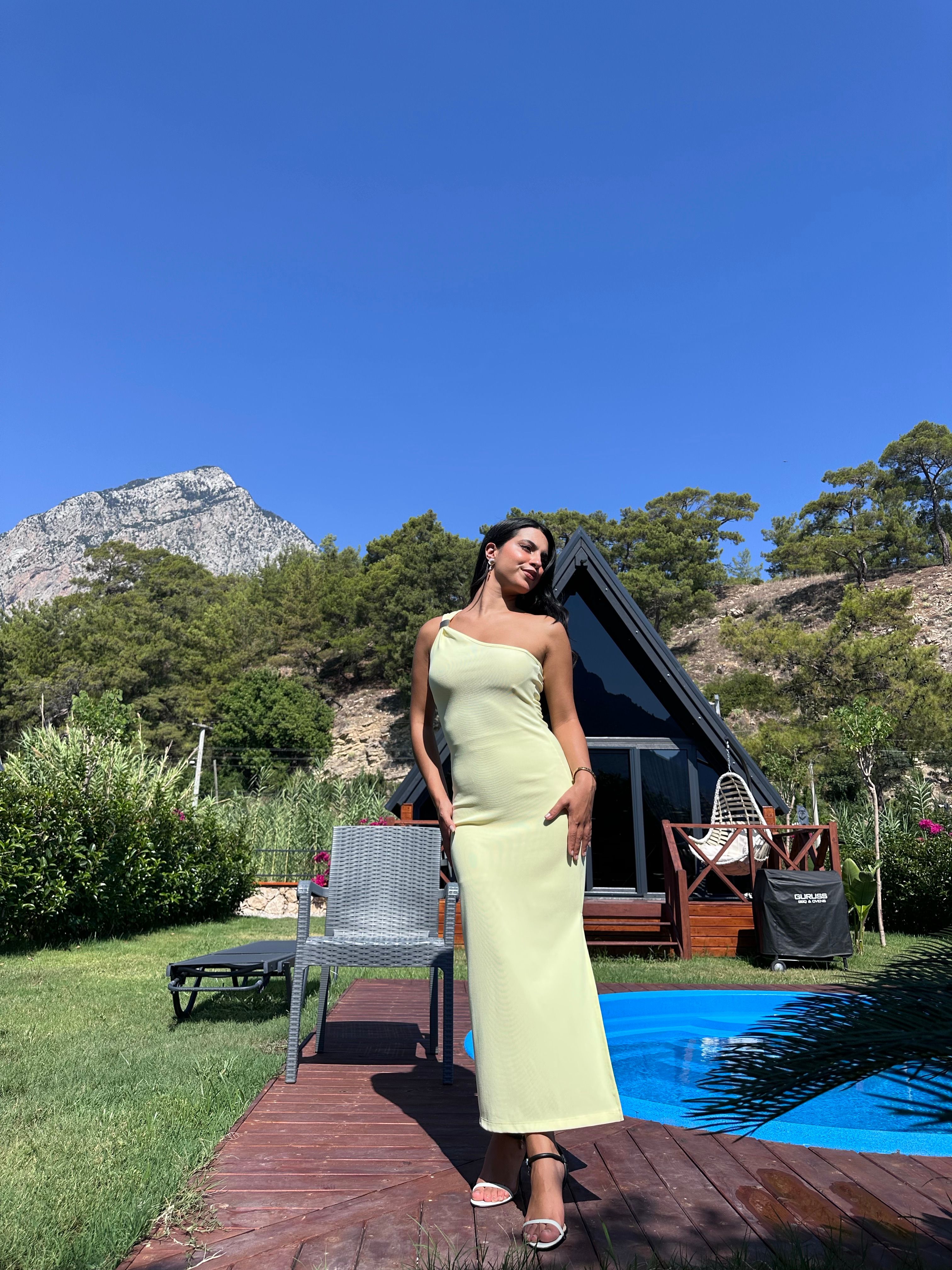 2370 Altın Toka Detaylı Elbise - Sarı