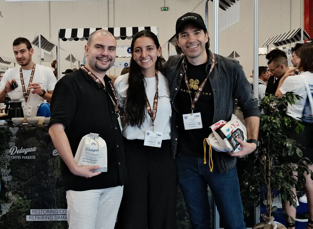 World of Coffee Atina'da Kurucu Felipe Sardi ve Müşteri Temsilcisi Angelica Garrido ile.