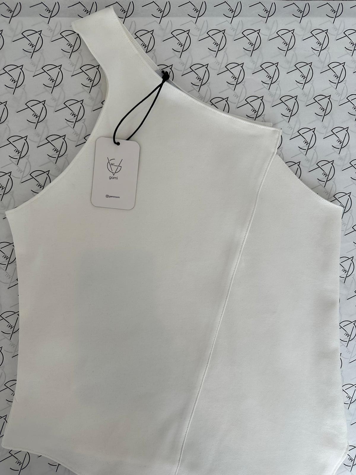 Asimetrik Kesim Basic Ekru Tasarım Bluz