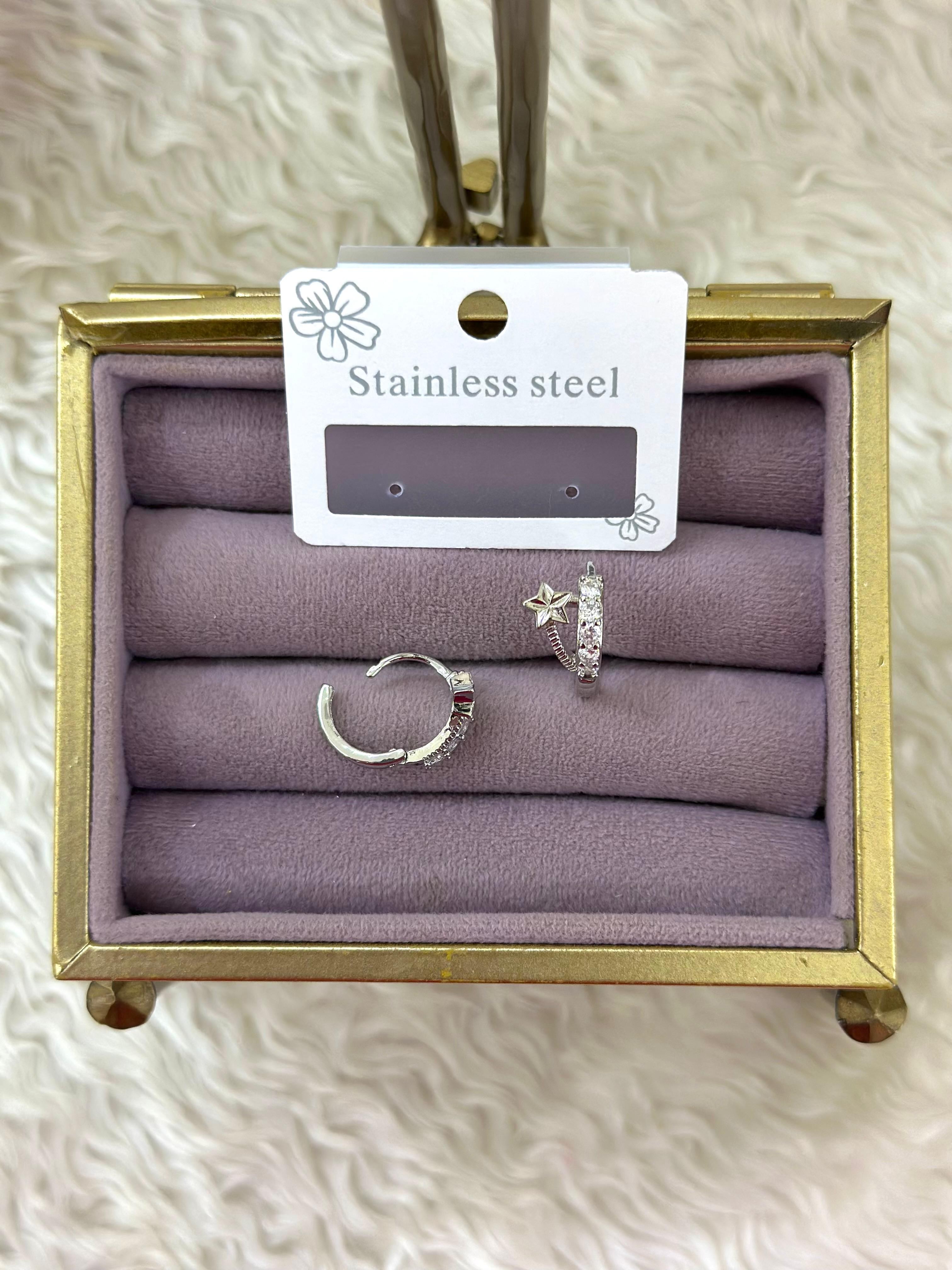 Silver Renk Çelik Yıldız Detaylı Taşlı Halka Küpe