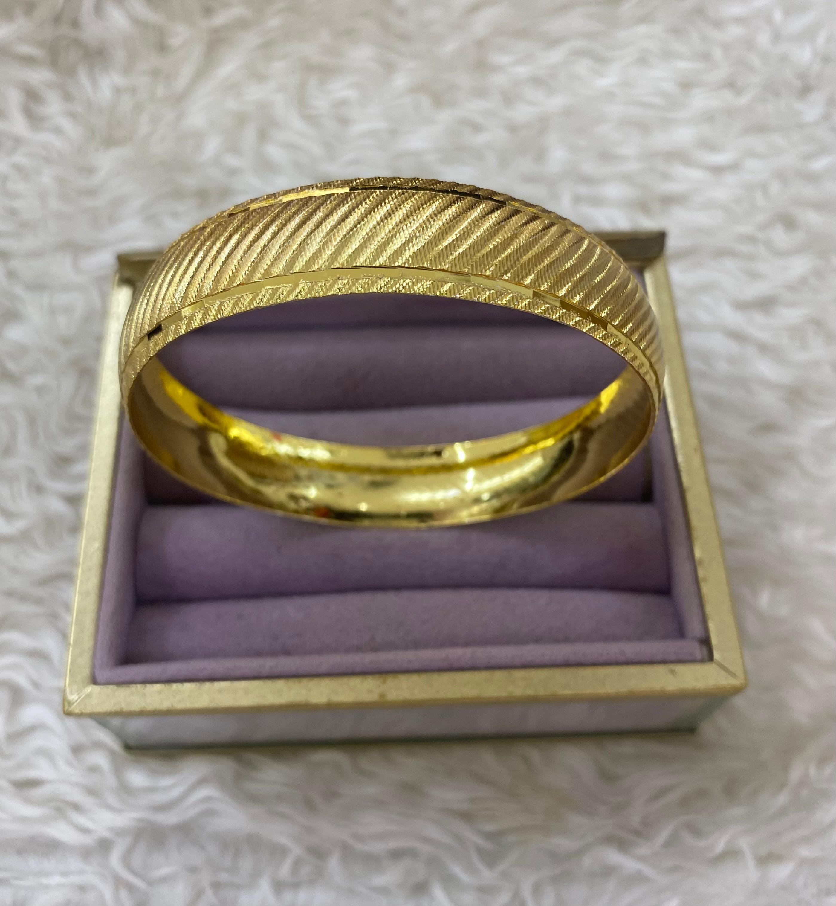 "Dinamik Çizgi" Kumlu Yüzey Kelepçe Bilezik (65mm)