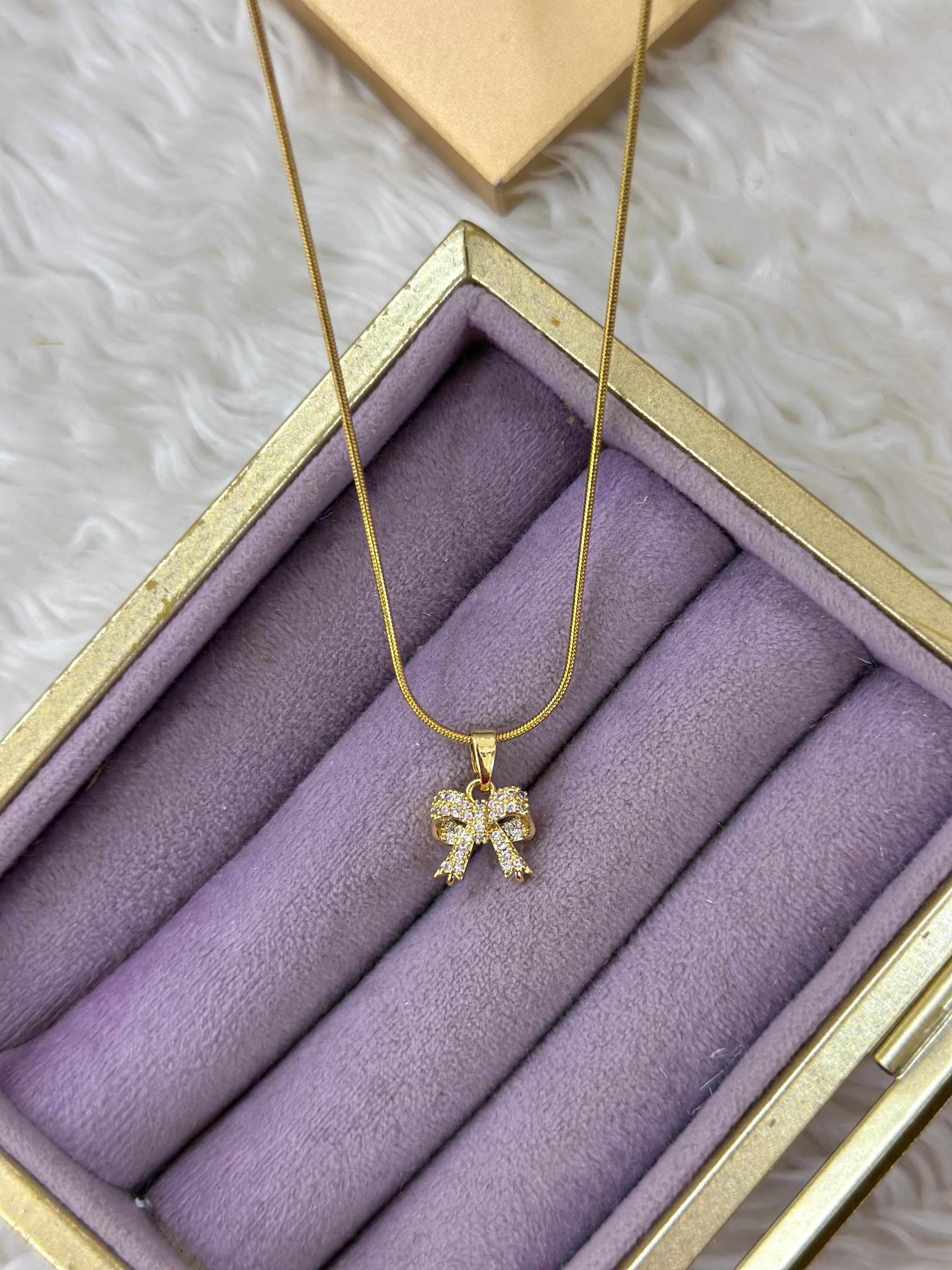 🎀 Fiyonk Uçlu Kolye