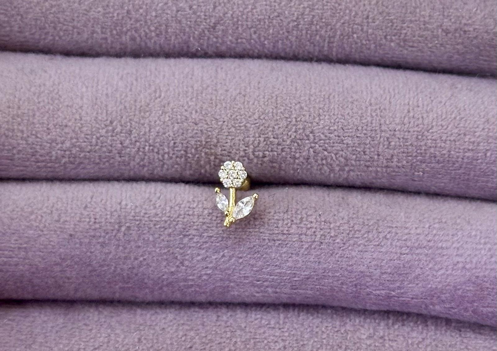 🌙 Markiz Taşlı Hilal Piercing