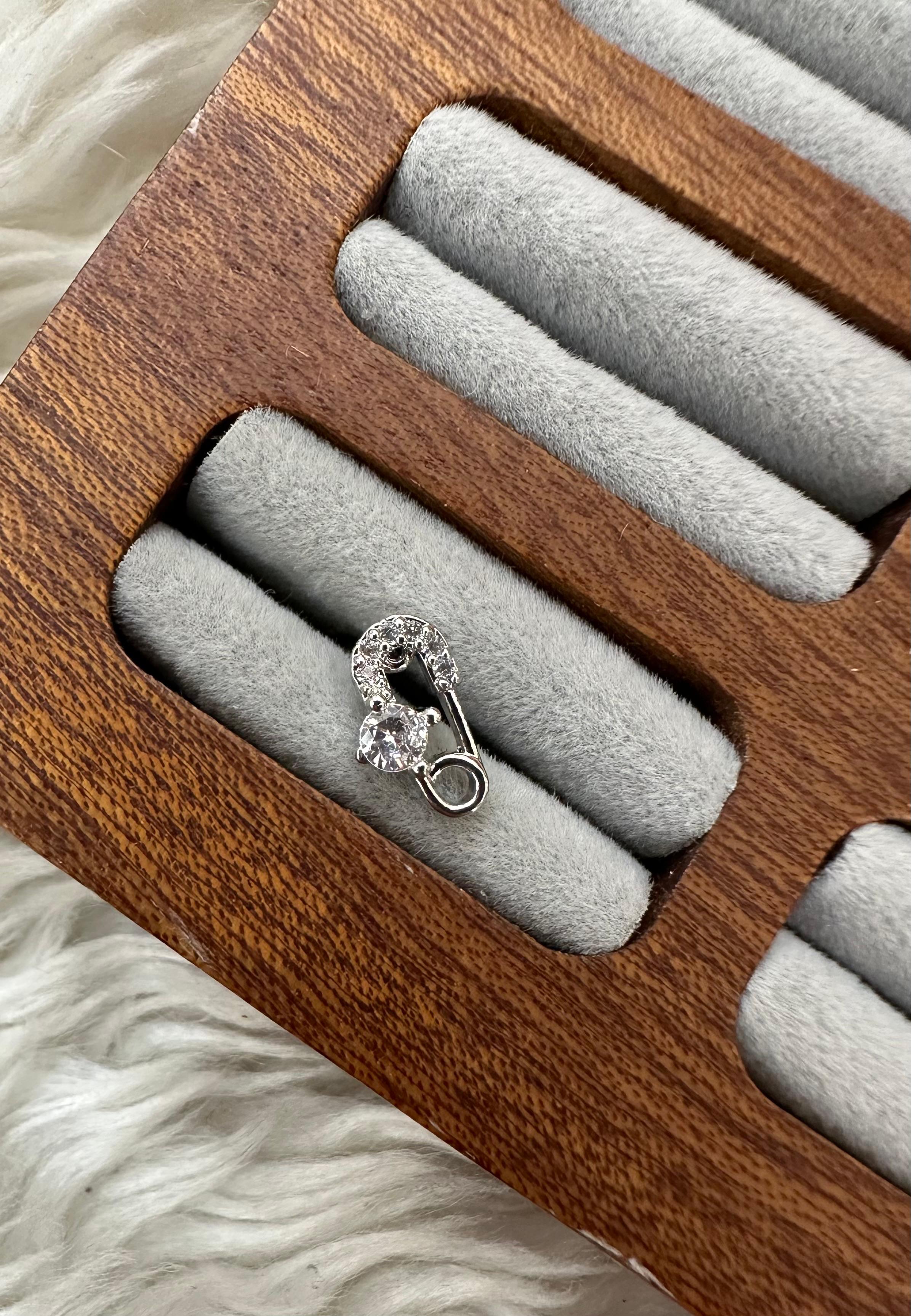 🔱 Çatal İğneli Piercing