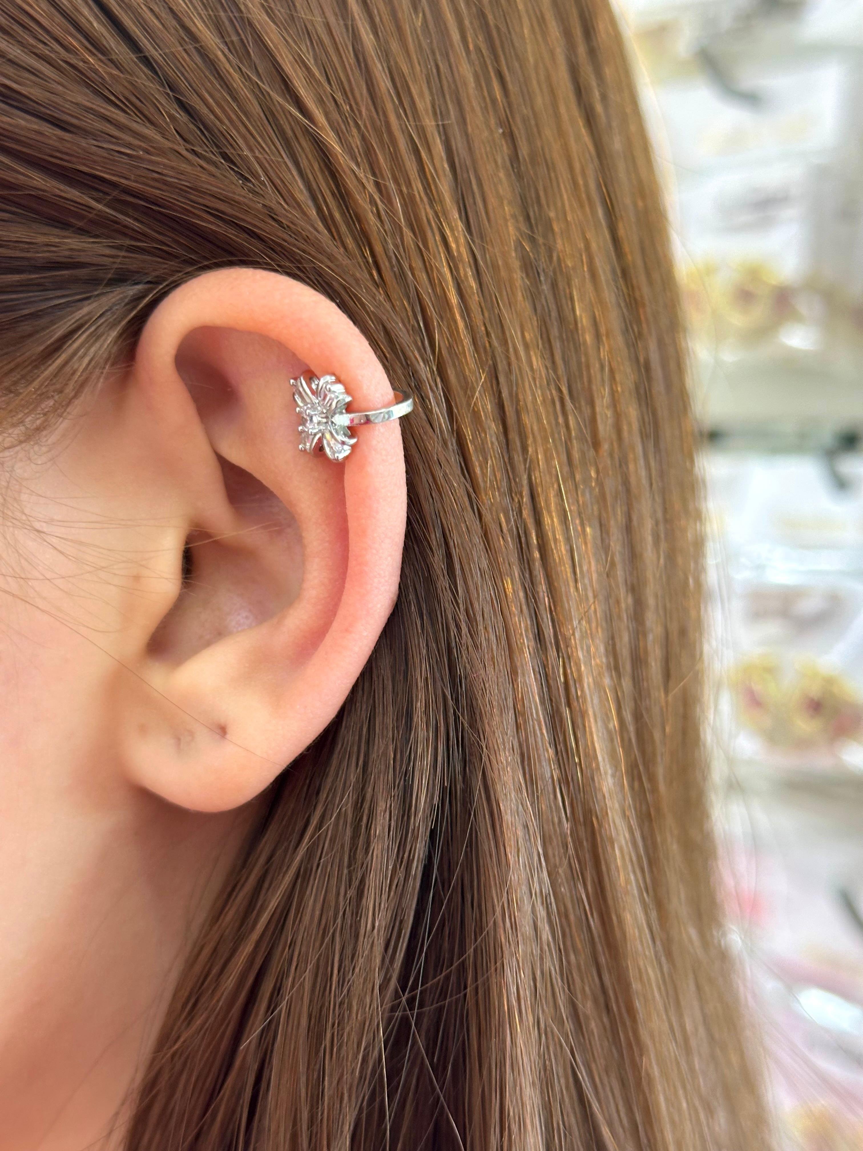Çelik Baget Çiçek Ear Cuff Kıkırdak Küpe – Silver