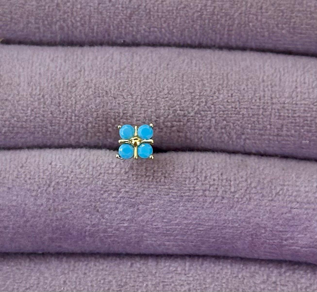 🔹 Turkuaz Kare Küme Piercing