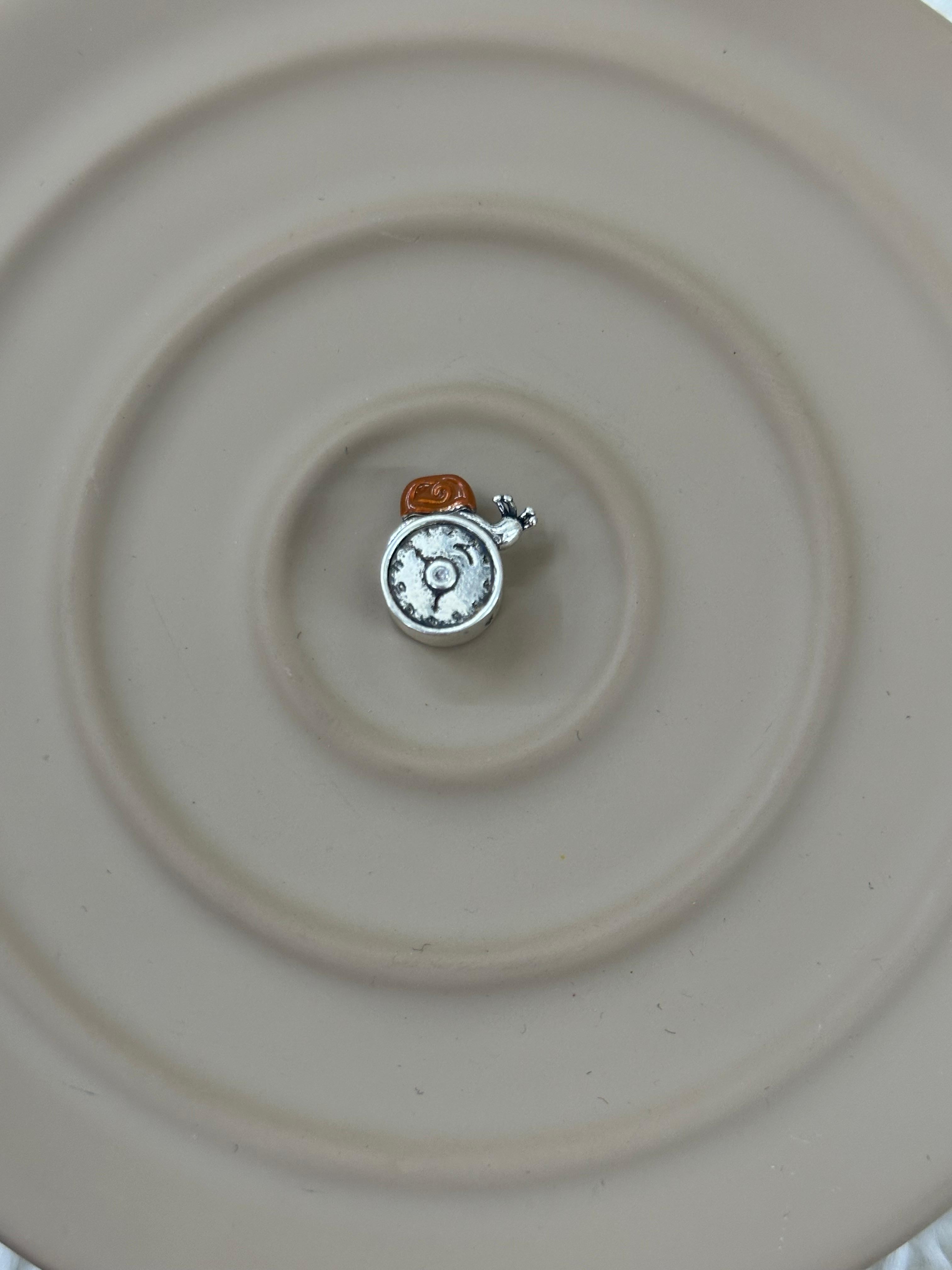 Salyangoz Şehri Emaye Charm