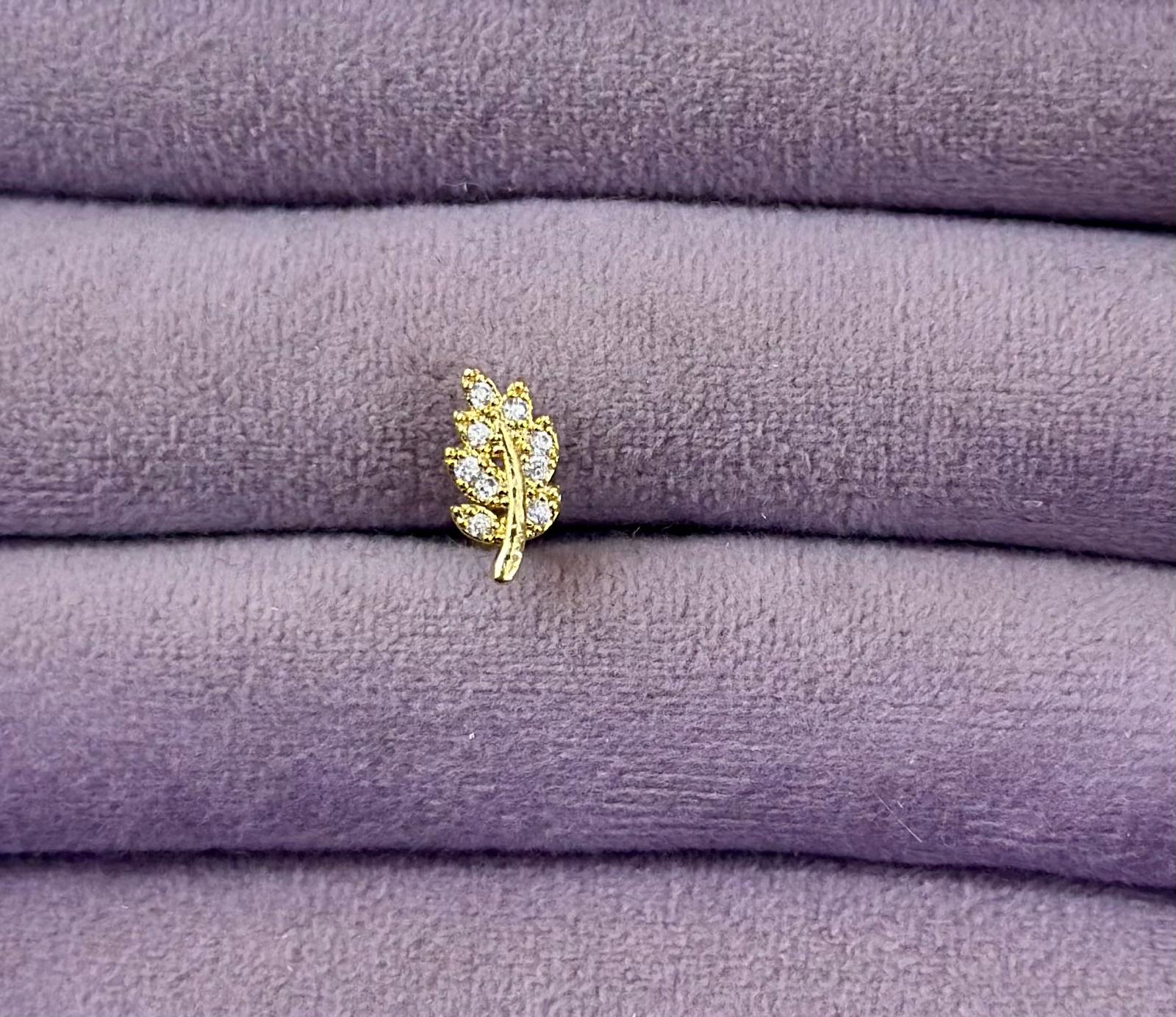 🌿 Pırıltılı Defne Dalı Pıercıng