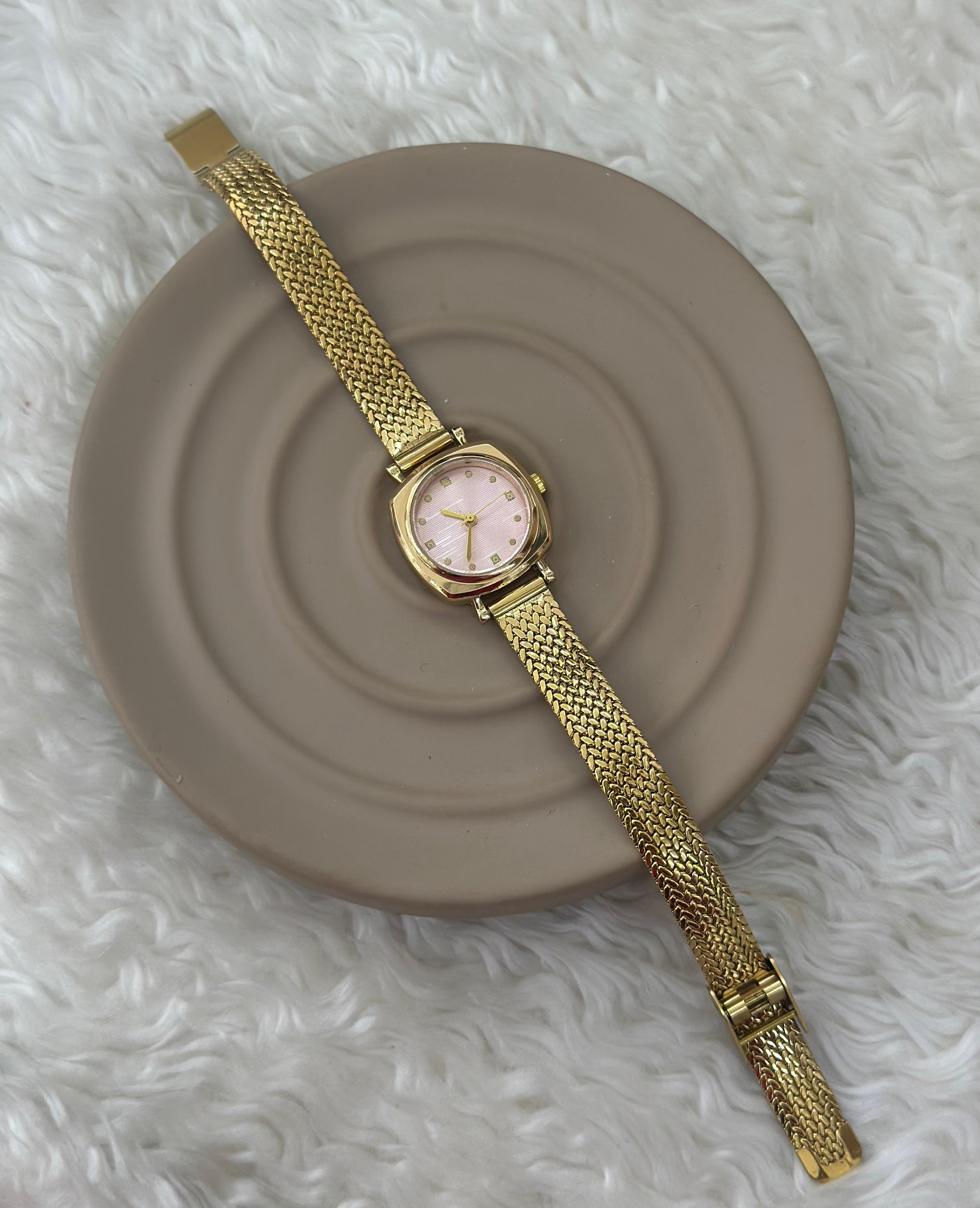 HASIR KORDON PEMBE MİNE SAAT 💖