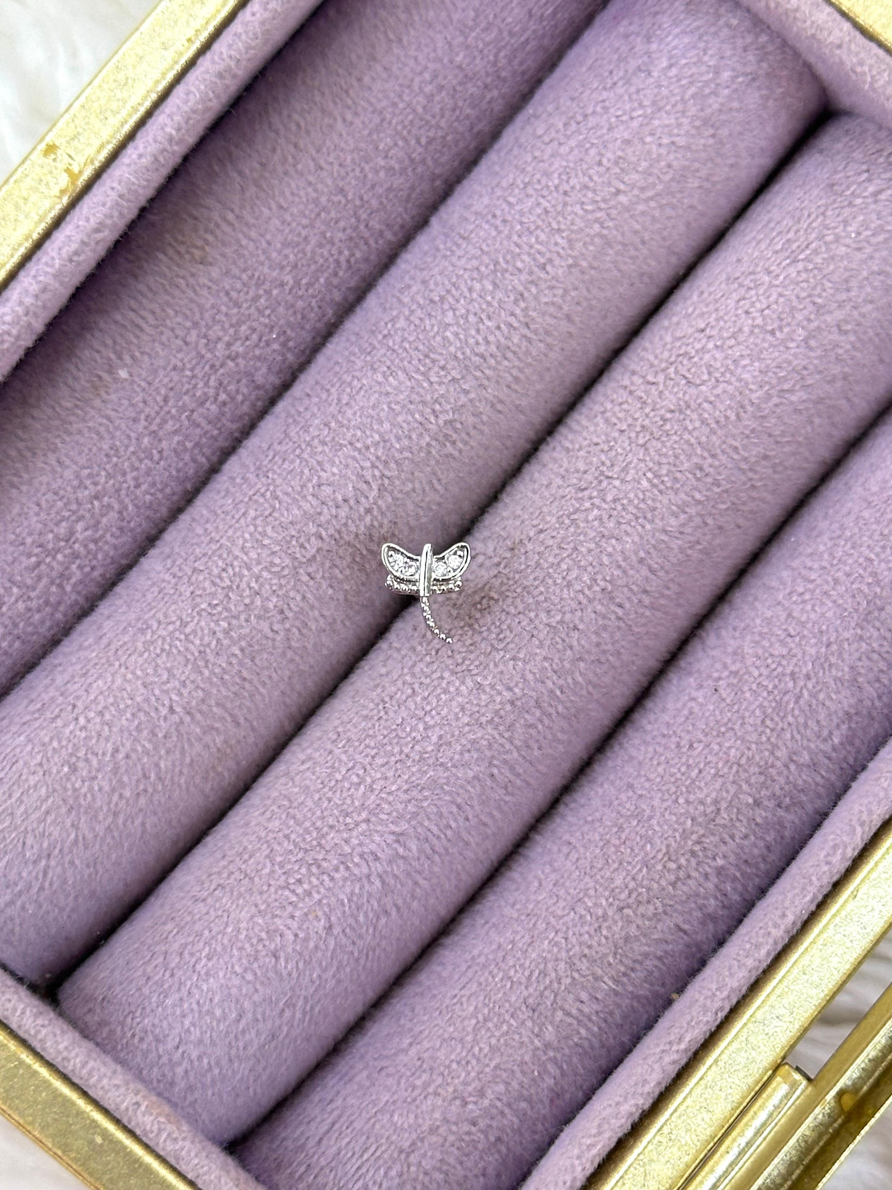 🦋 Yusufçuk Parıltı – Kanatlı Zirkon Mini Piercing (Çelik)