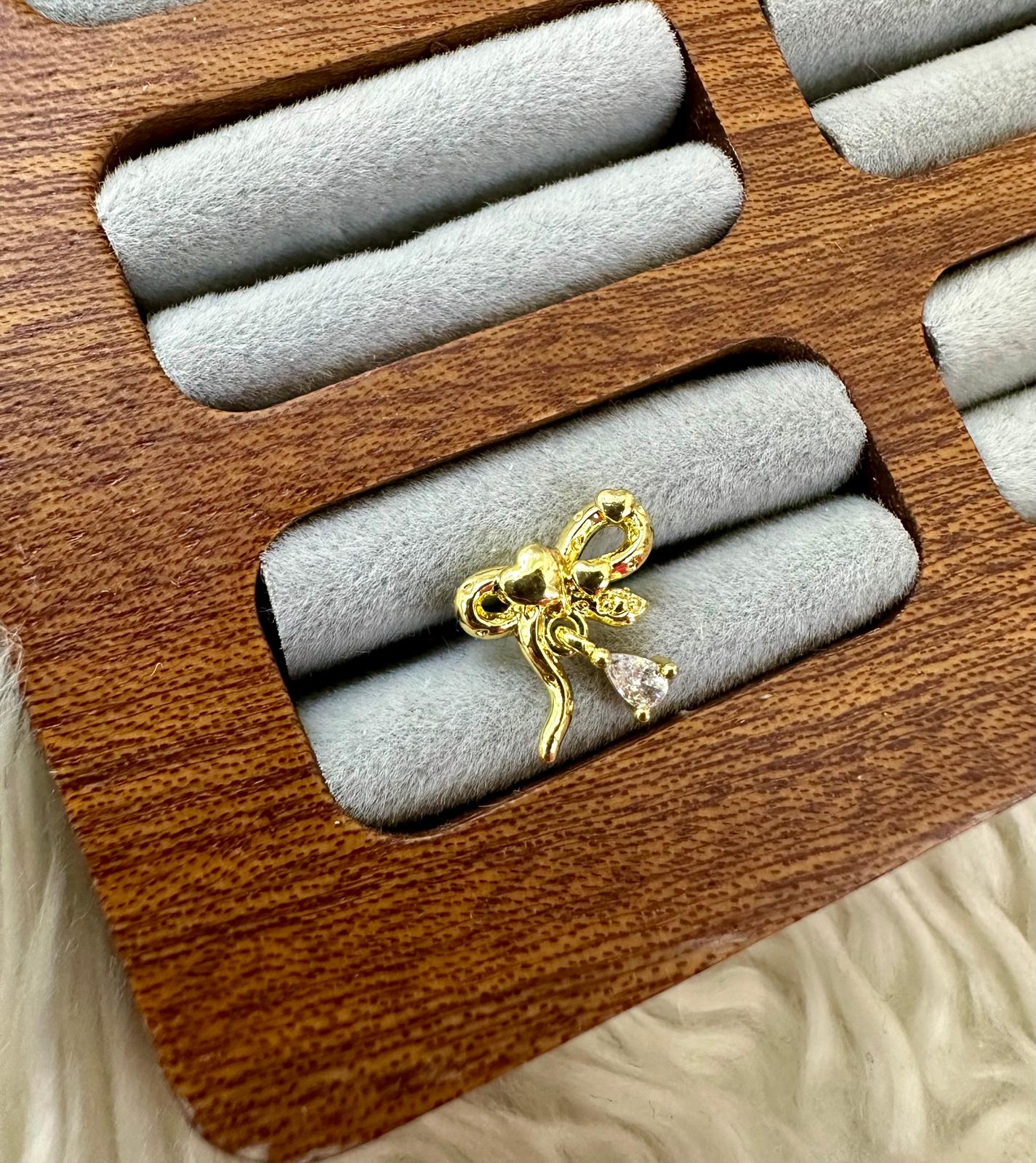 🎀 Altın Kurdele Zarafeti ✨