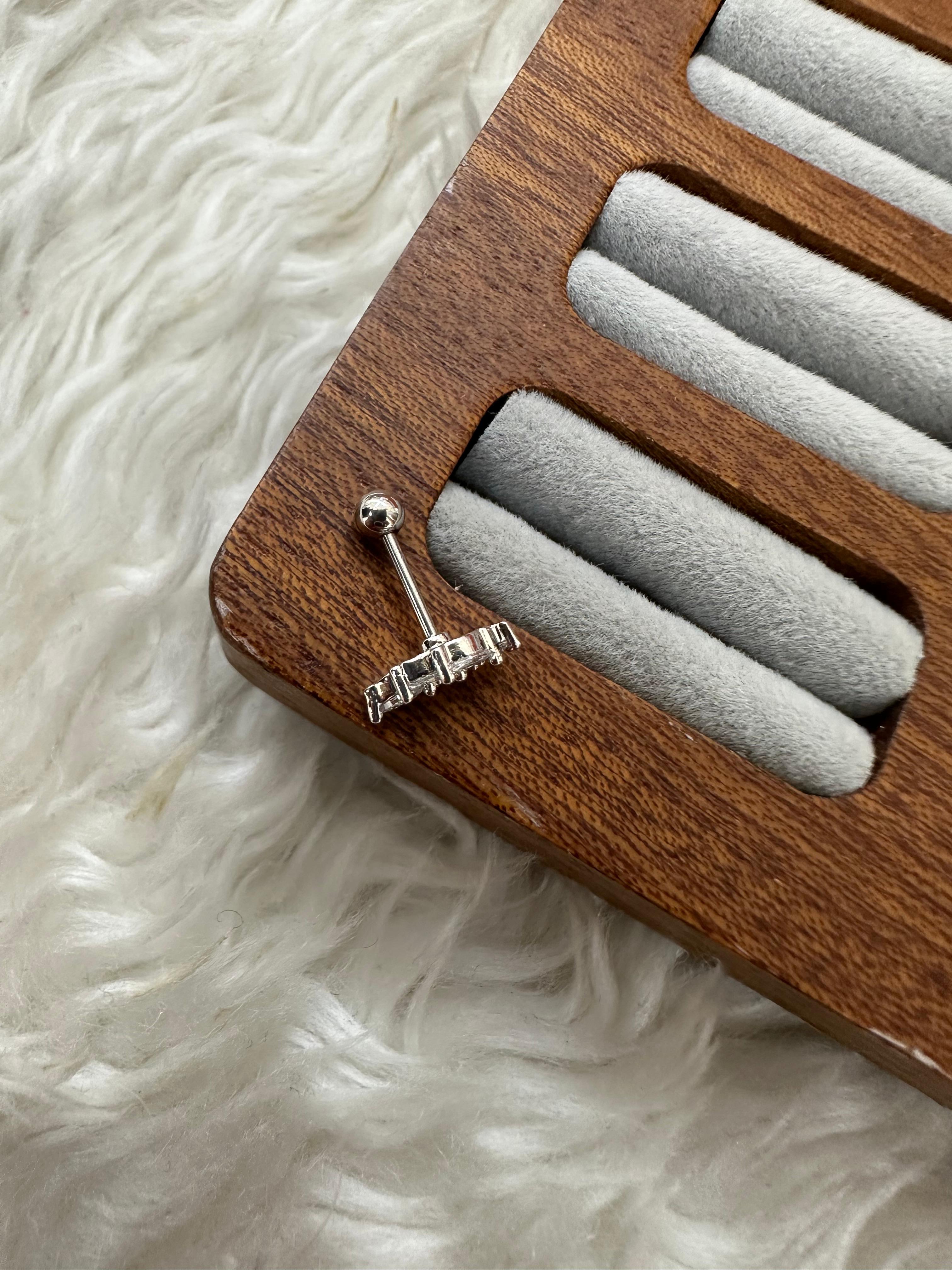 ✨ DOĞANIN ZARAFETİ: YAPRAK ŞEKLİNDE PIERCING ✨🍃