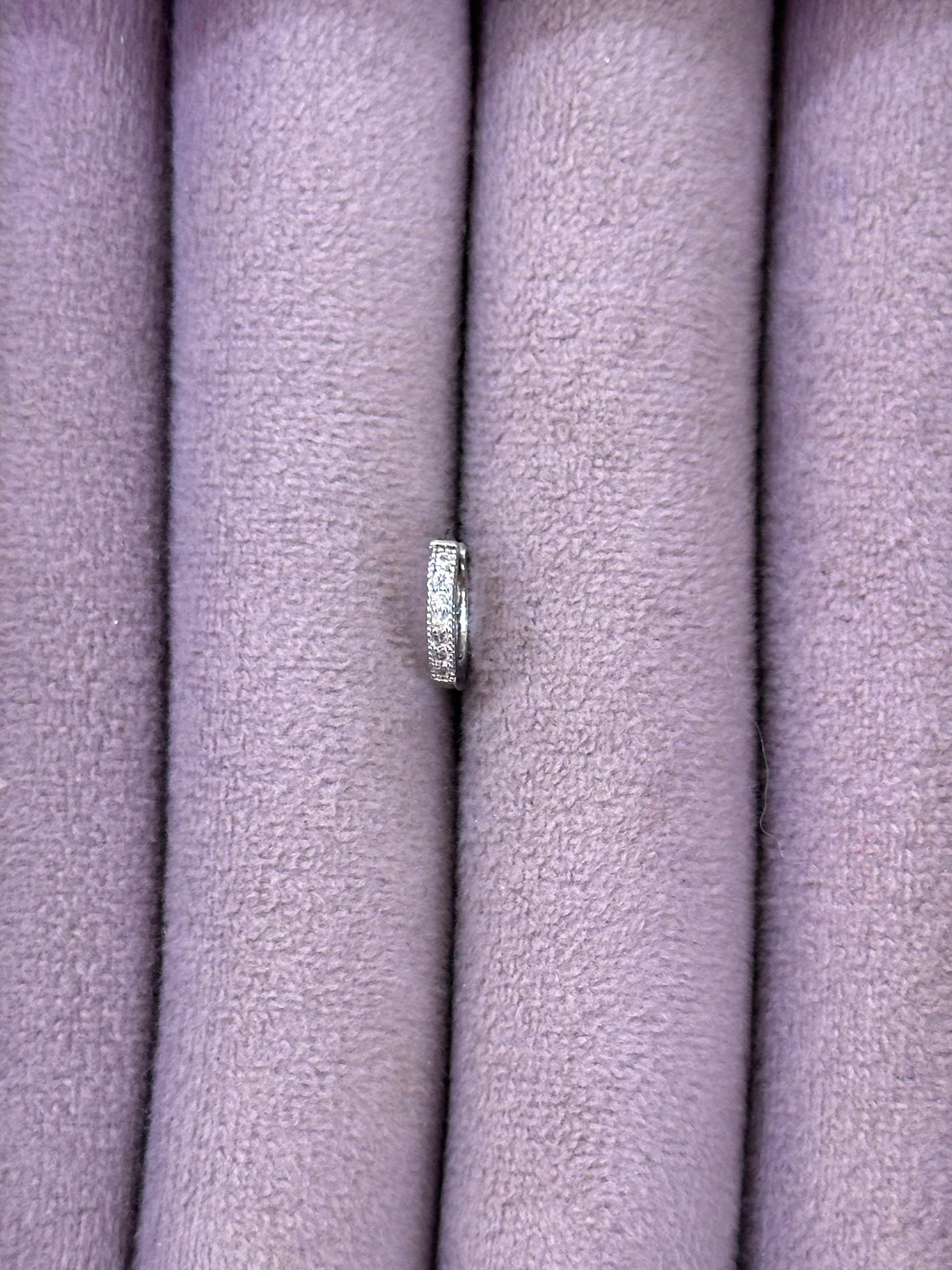  Taşlı Yuvarlak Işıltı Piercing