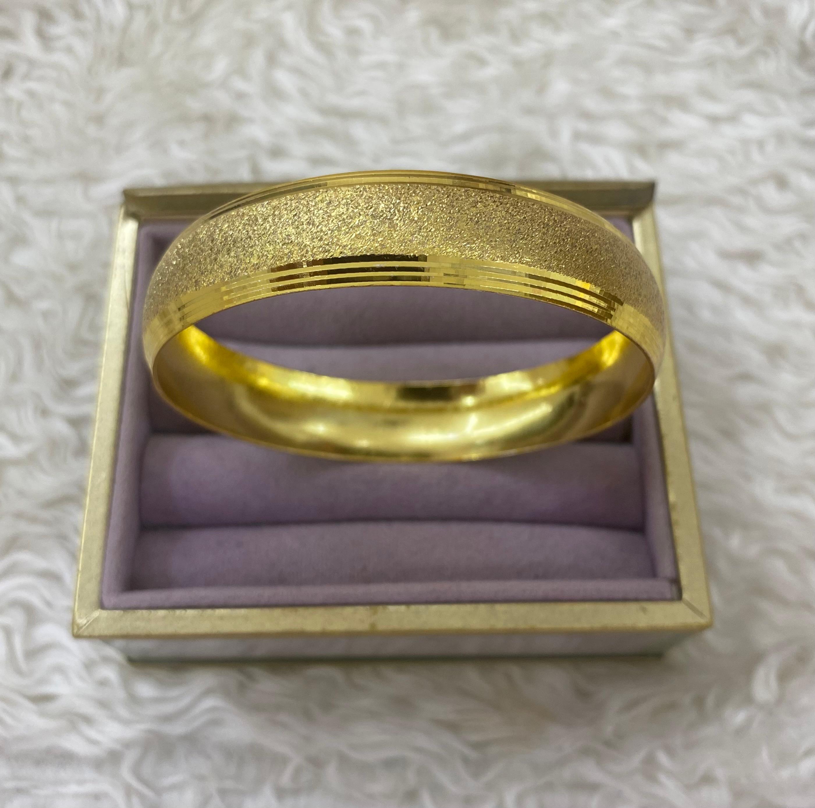 "Modern Zenit" Geniş Kumlu Yüzey Kelepçe Bilezik