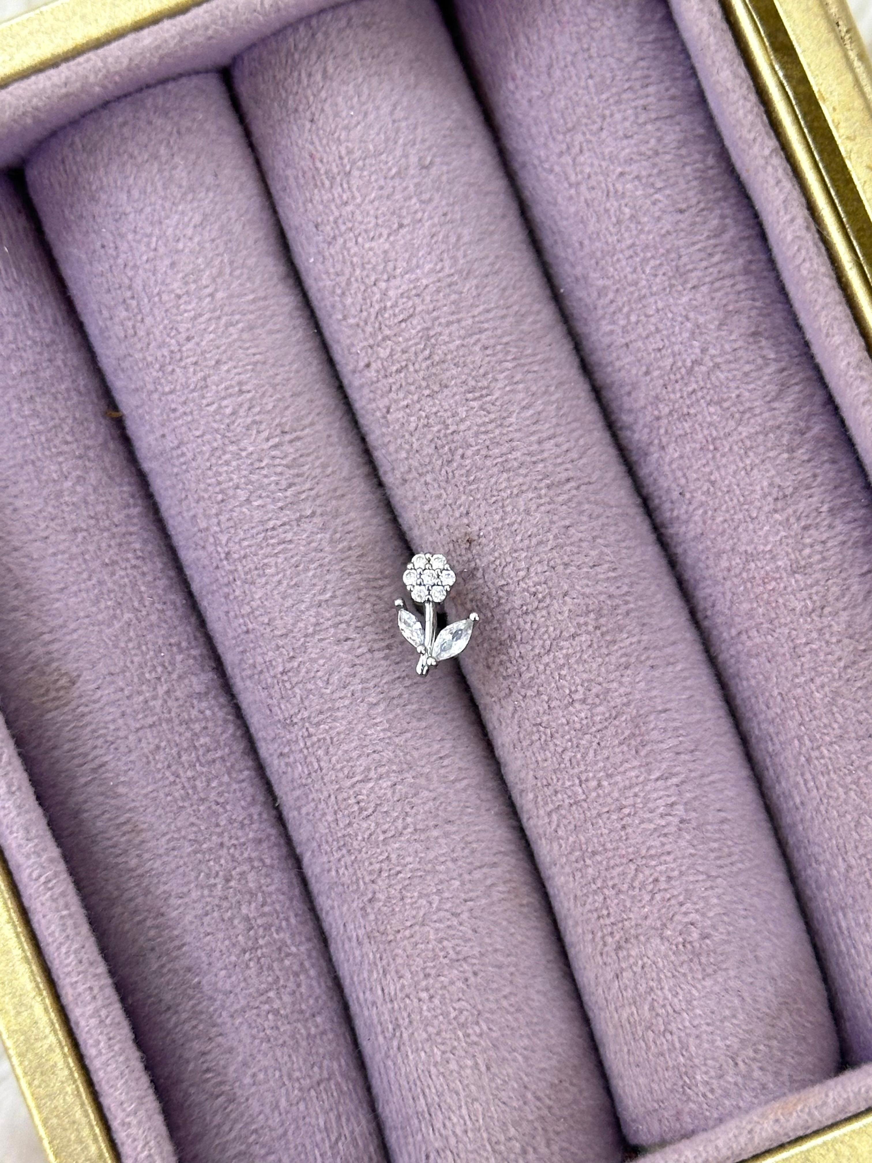 ✨ Çiçek Dalı Işıltı Çelik Piercing ✨