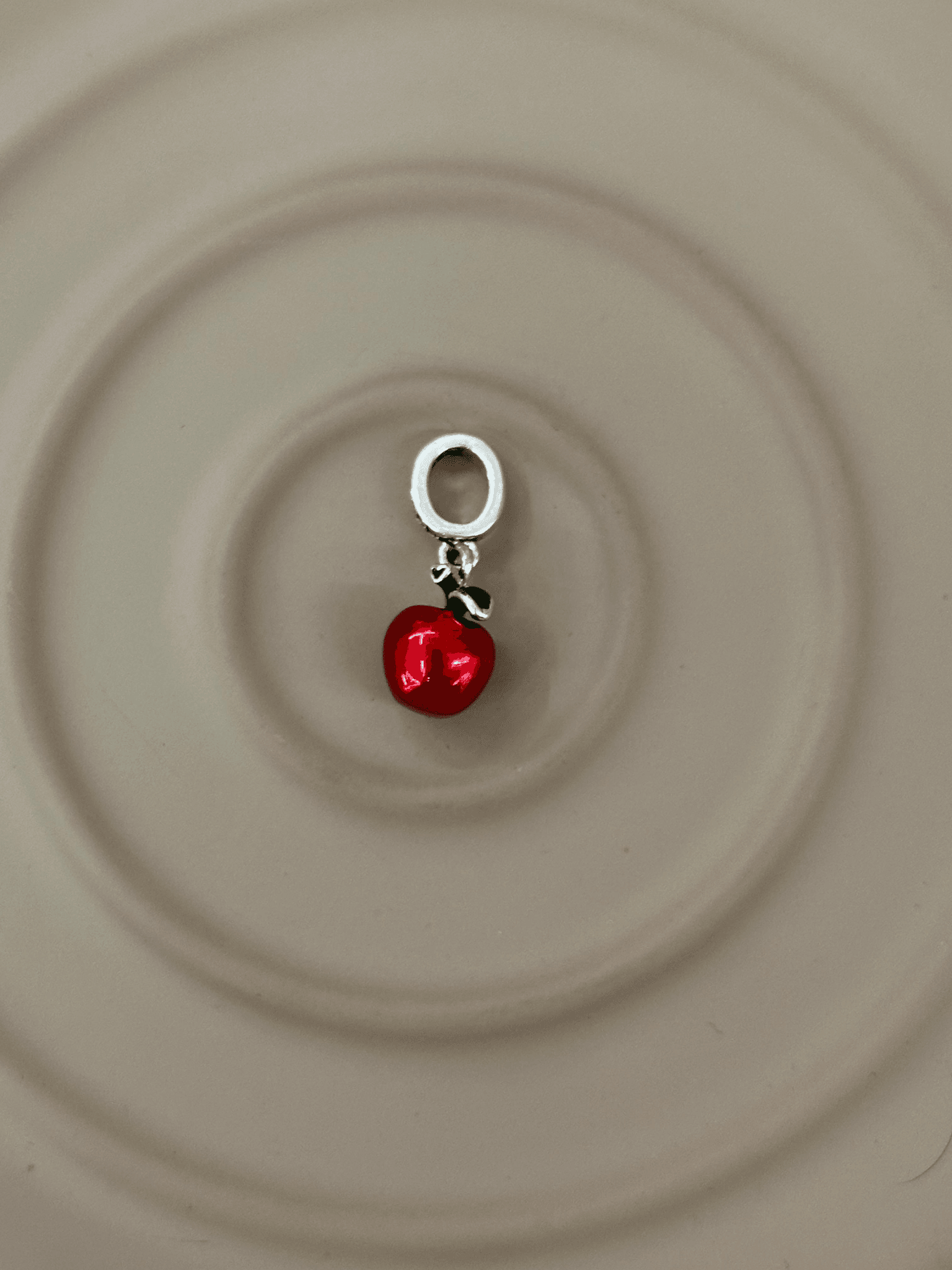 “Kırmızı Elma” Emaye Charm