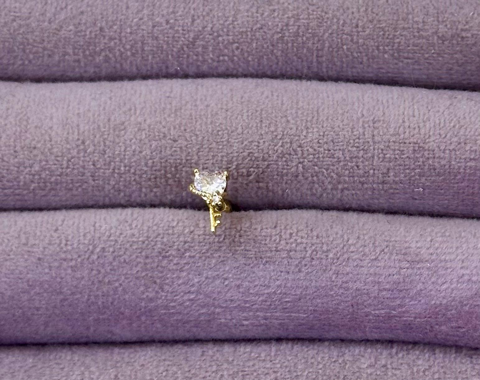  Altın Tonlu Mini Markiz Taşlı Yaprak Piercing