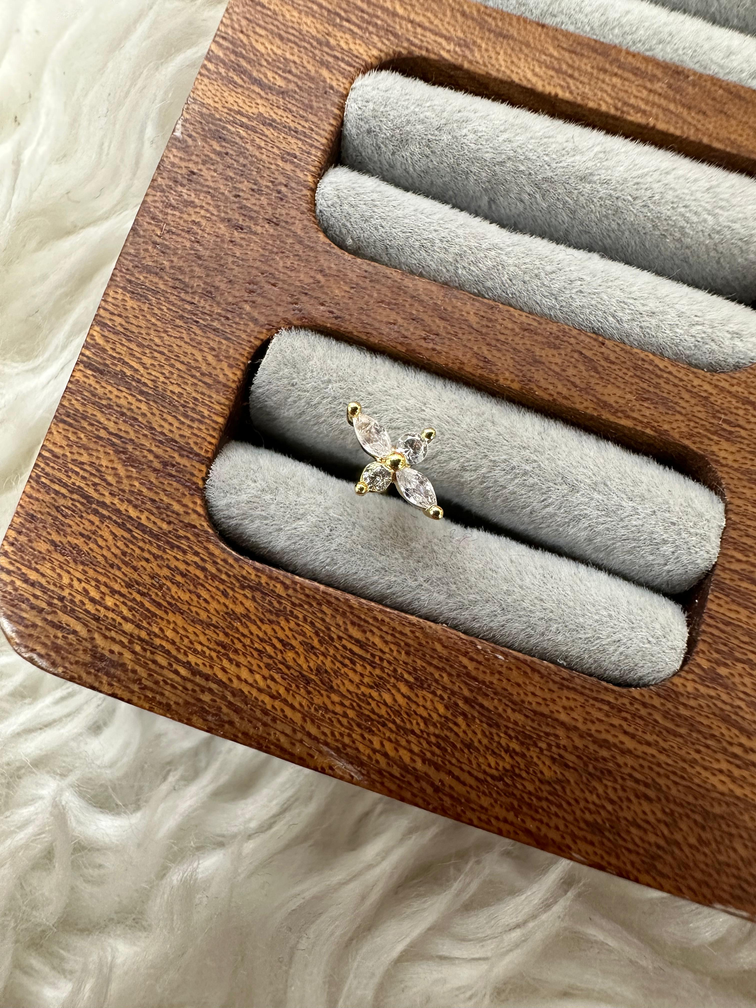 🧭✨💎 YOL GÖSTERİCİ IŞIK: TAŞLI KUZEY YILDIZI PIERCING