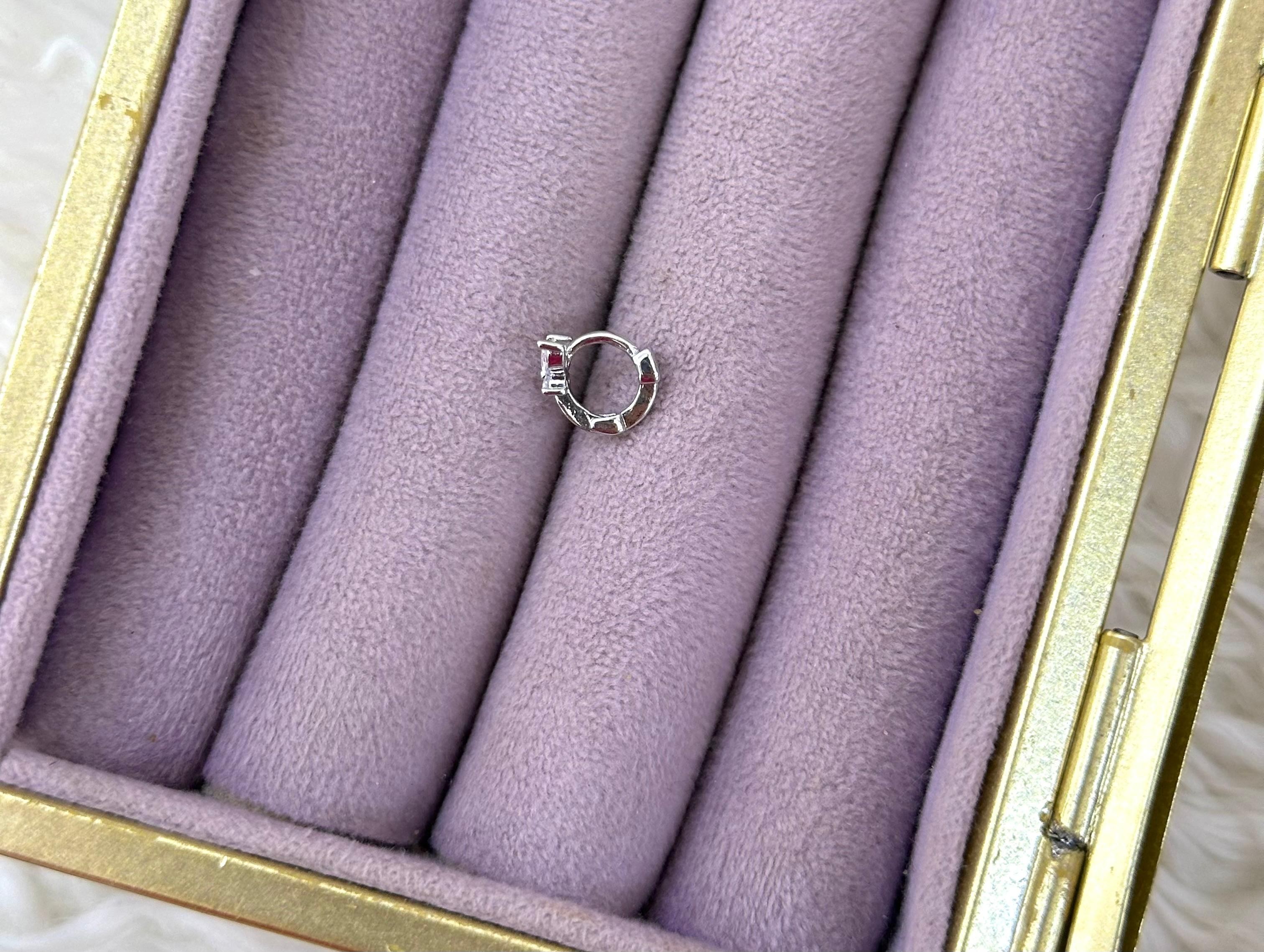 🌿 Yaprak Salkım – Sallantılı Marquise Zirkon Mini Piercing (Çelik)