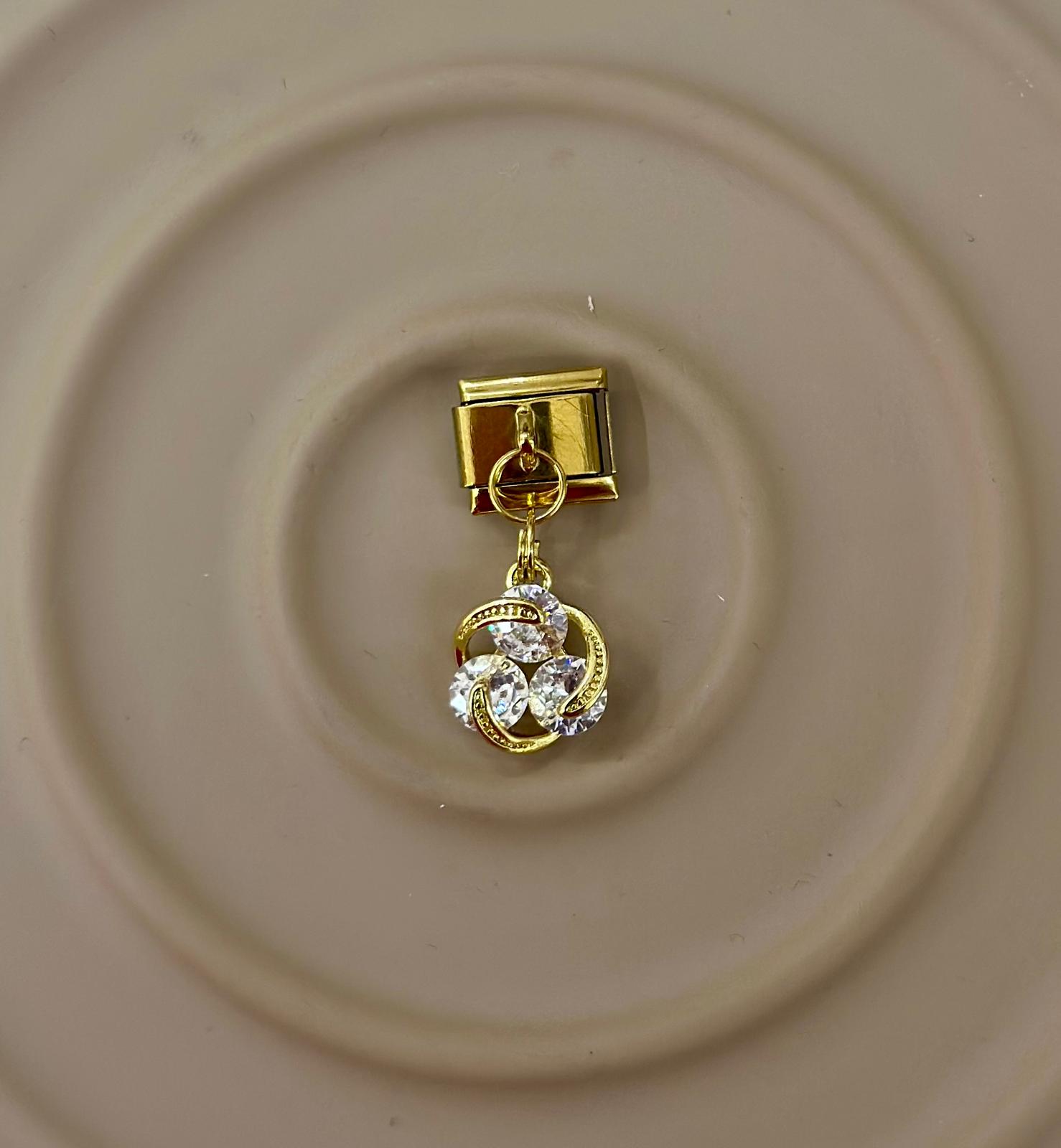 👑 Işıltılı Lüks: TAŞLI GOLD NOMINATION CHARM! 💎✨